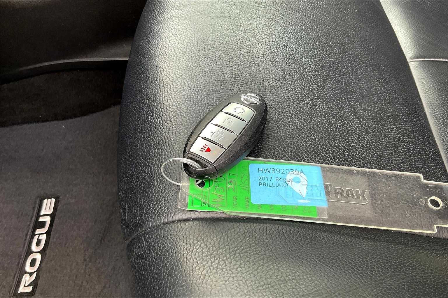 Thumbnail: 2017 Nissan Rogue - 19