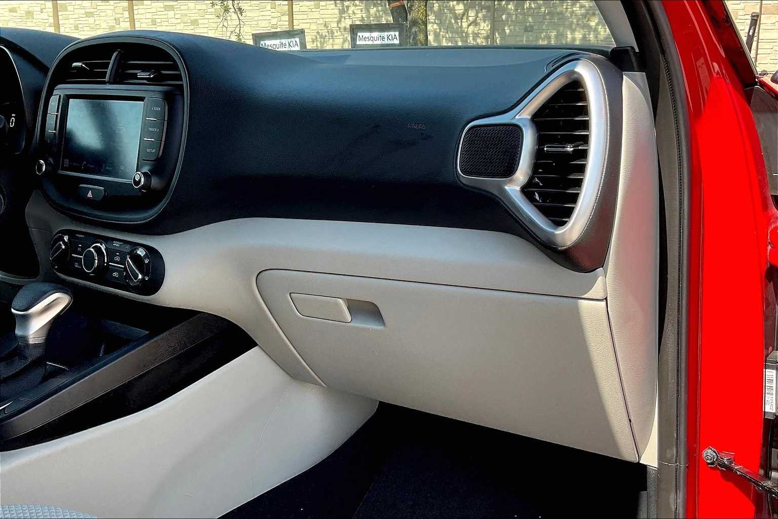 Thumbnail: 2023 Kia Soul - 22