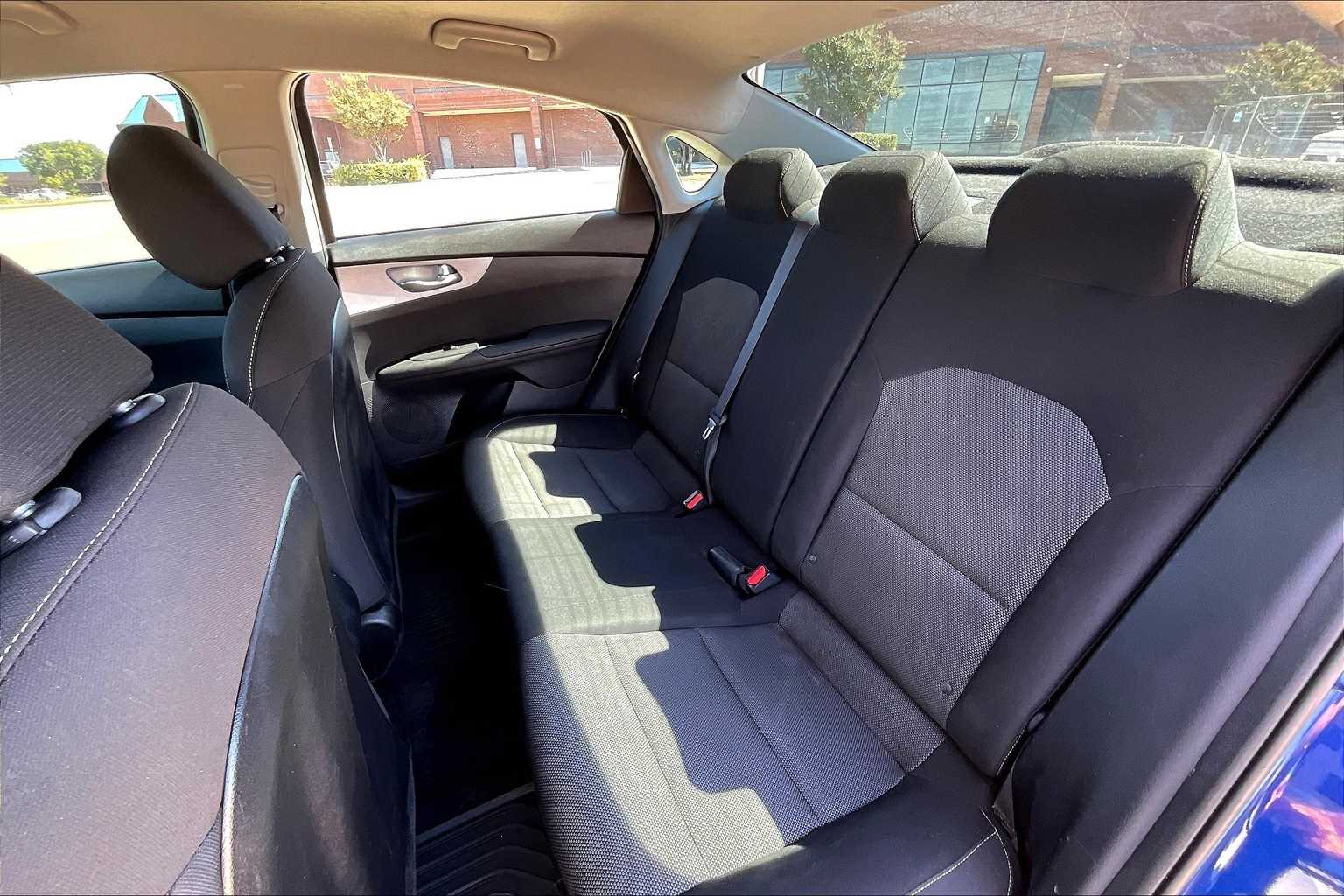 Thumbnail: 2023 Kia Forte - 28