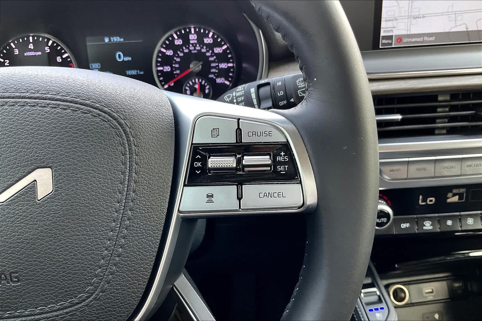 Thumbnail: 2022 Kia Telluride - 25