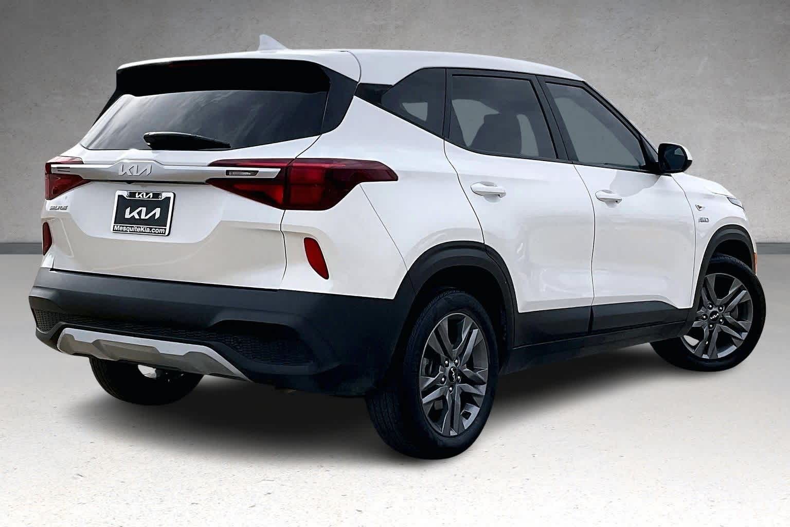 Thumbnail: 2022 Kia Seltos - 22