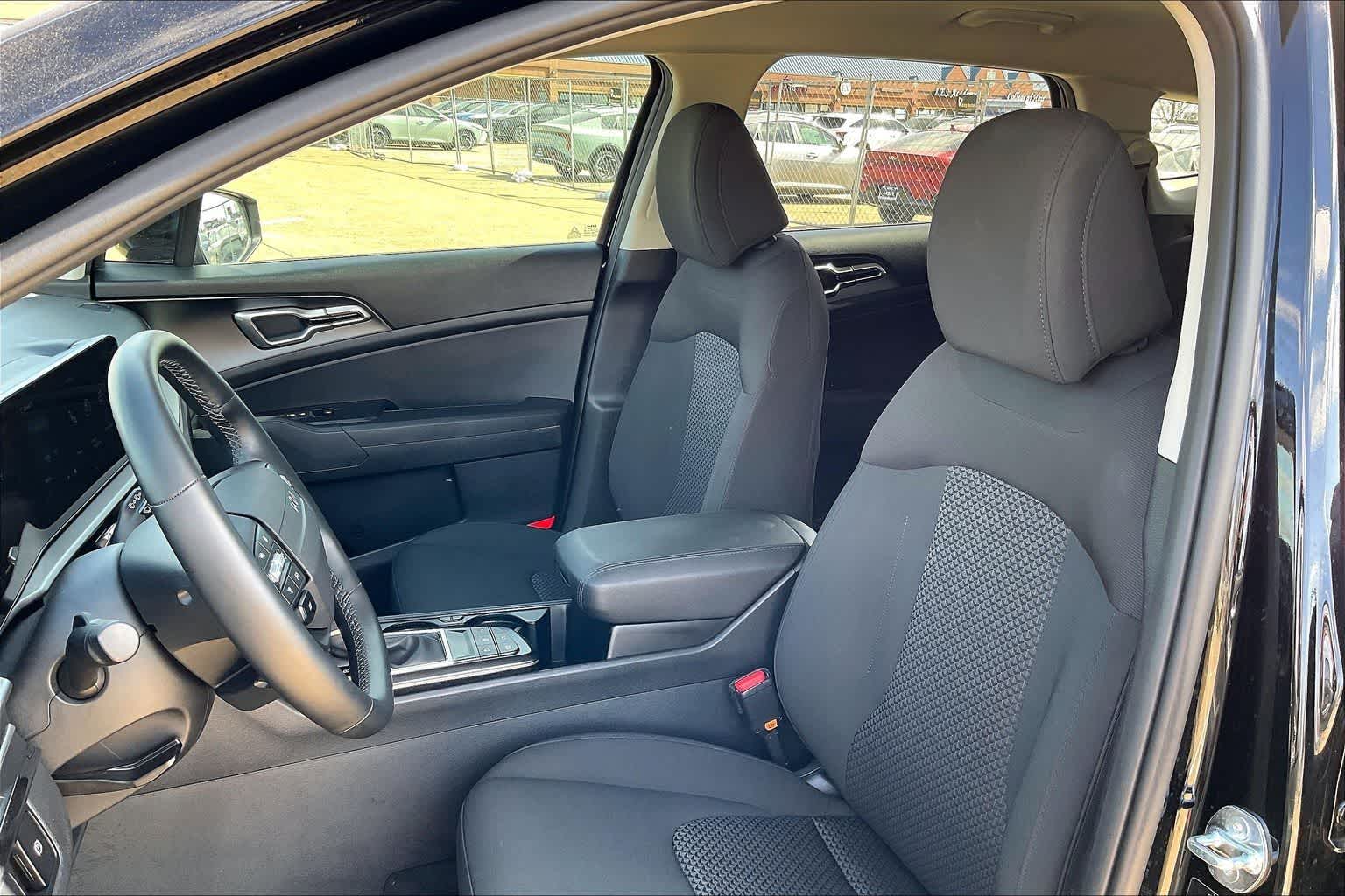 Thumbnail: 2026 Kia Sportage - 10