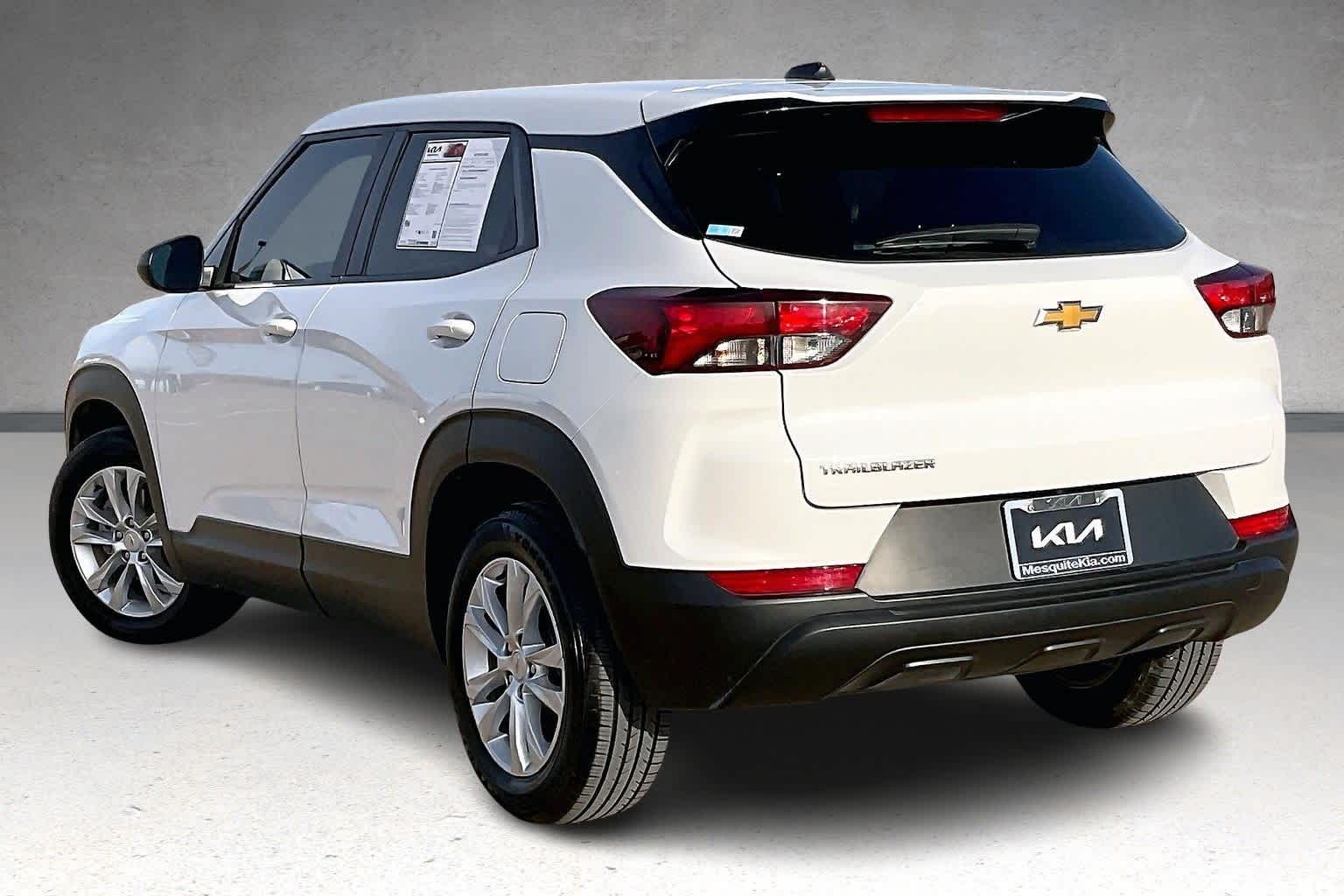 Thumbnail: 2023 Chevrolet TrailBlazer - 4