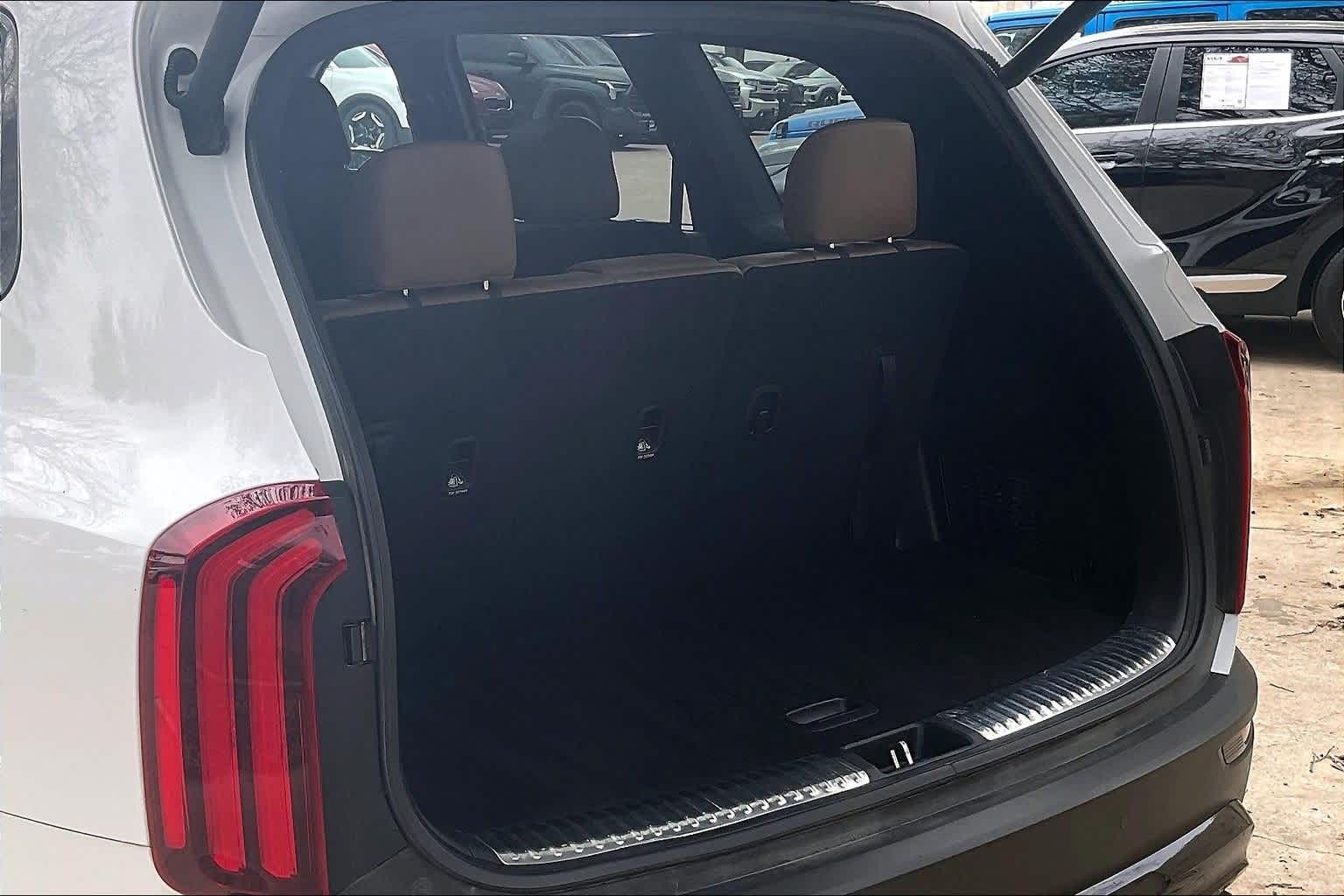 Thumbnail: 2021 Kia Telluride - 18