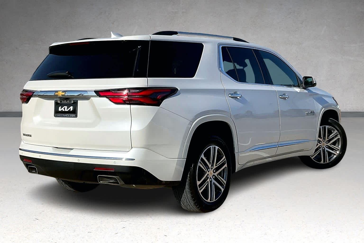 Thumbnail: 2023 Chevrolet Traverse - 22