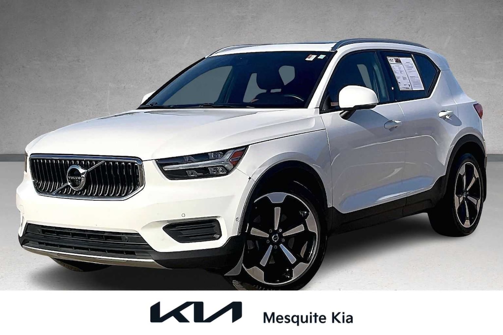 Used 2019 Volvo XC40 T5 Momentum SUV