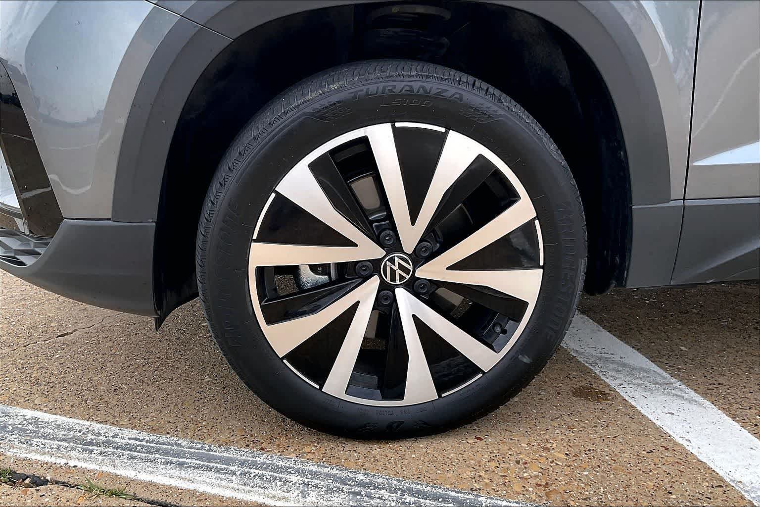 Thumbnail: 2024 Volkswagen Taos - 8
