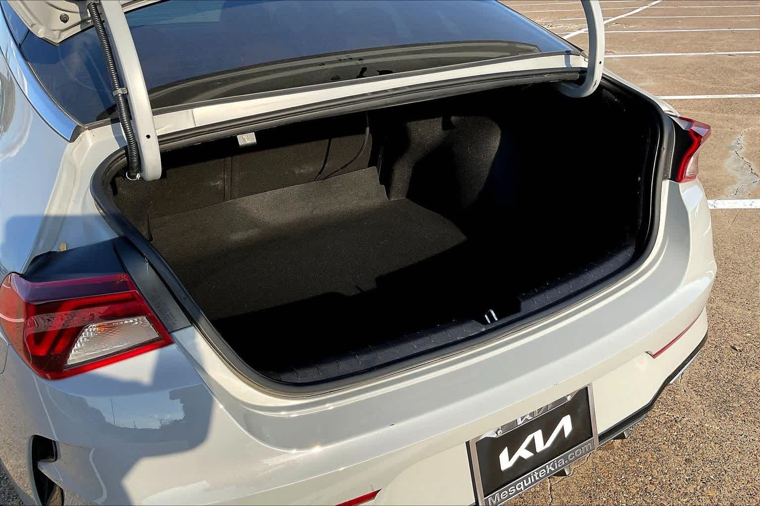 Thumbnail: 2023 Kia K5 - 18