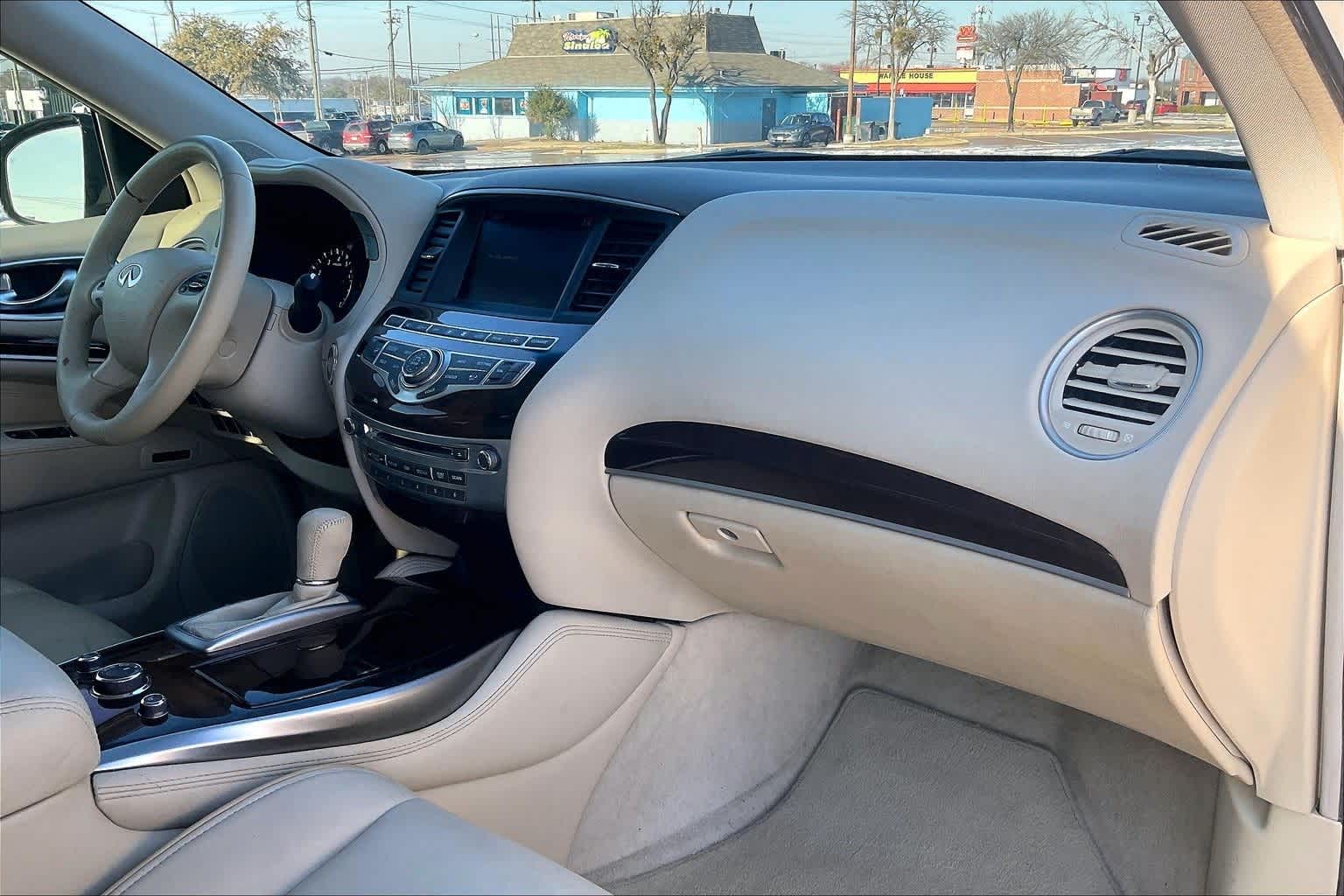 Thumbnail: 2013 INFINITI JX35 - 23