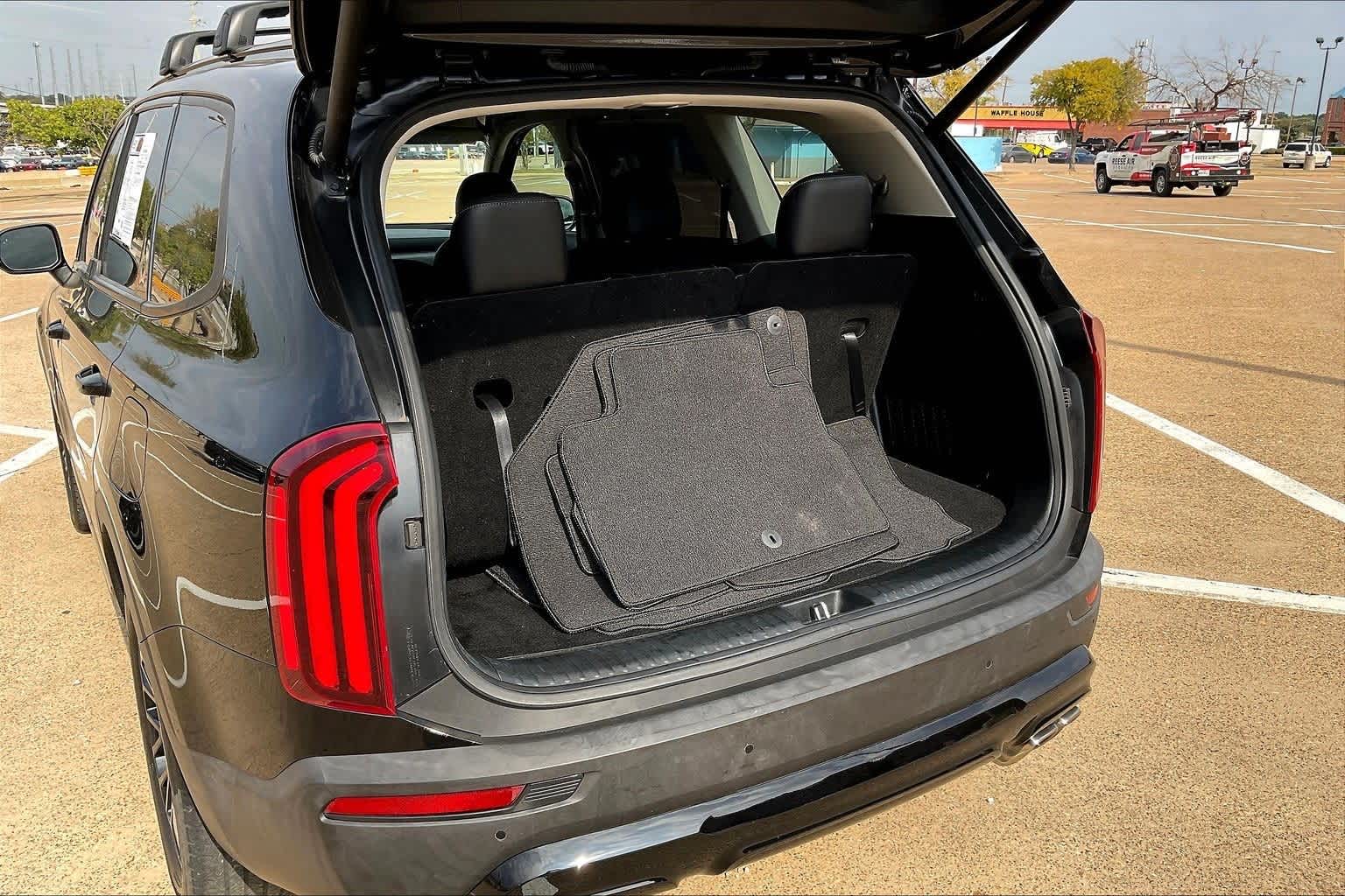 Thumbnail: 2022 Kia Telluride - 18