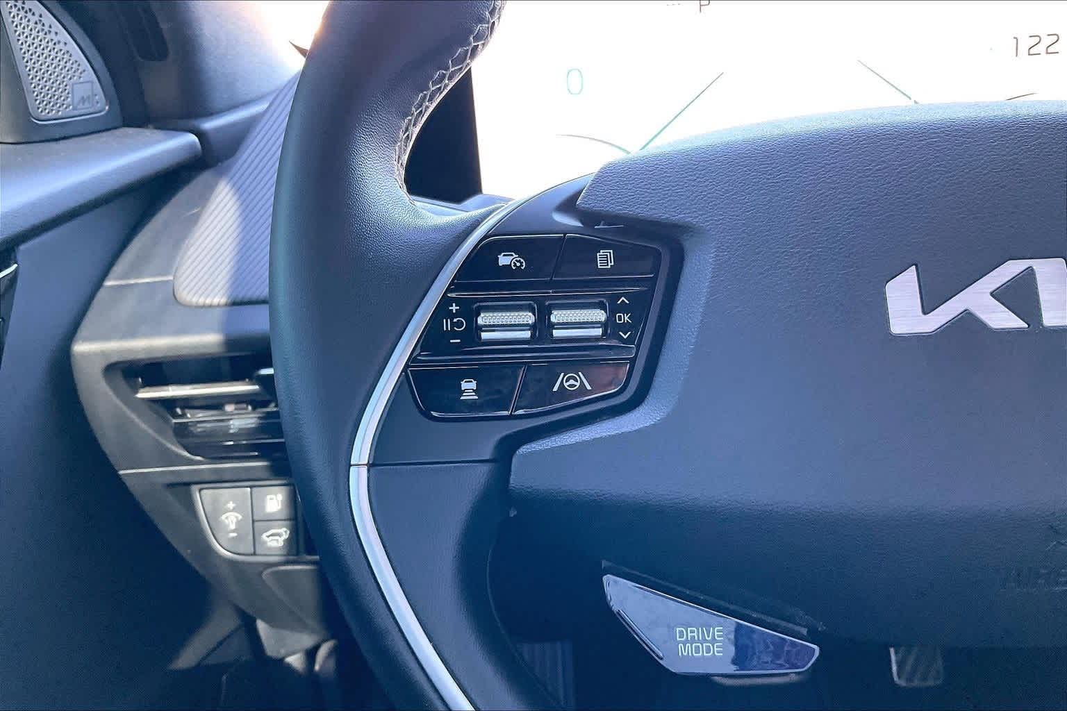 Thumbnail: 2023 Kia EV6 - 24