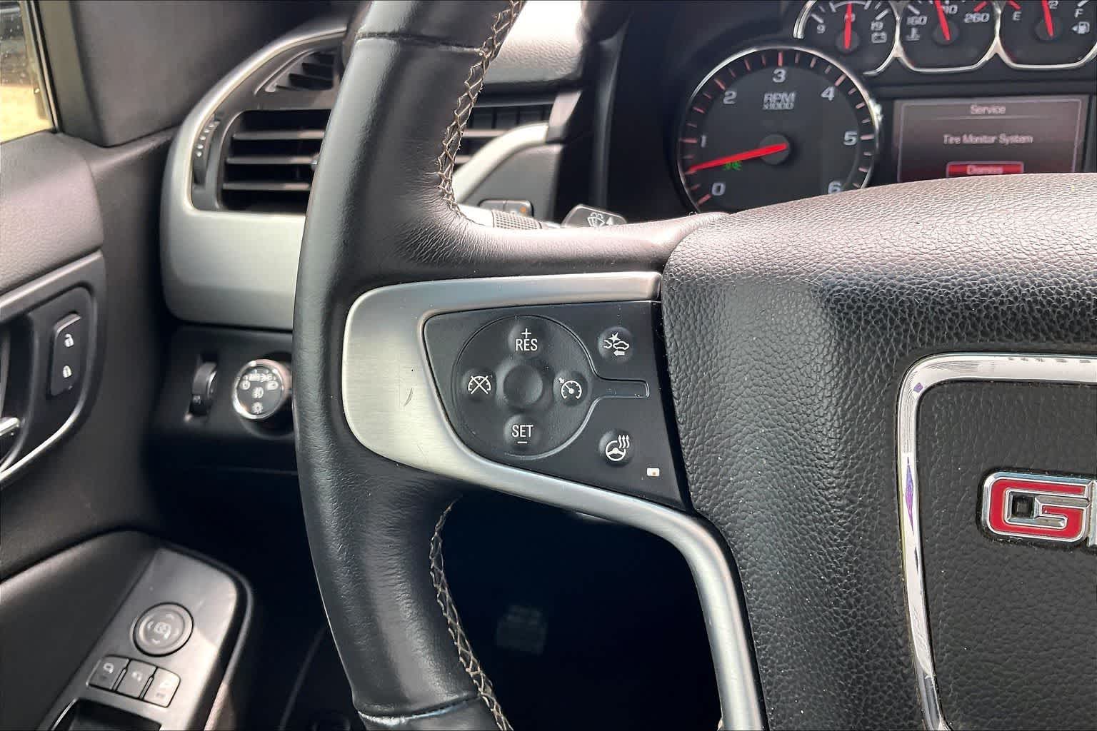 Thumbnail: 2015 GMC Yukon - 23