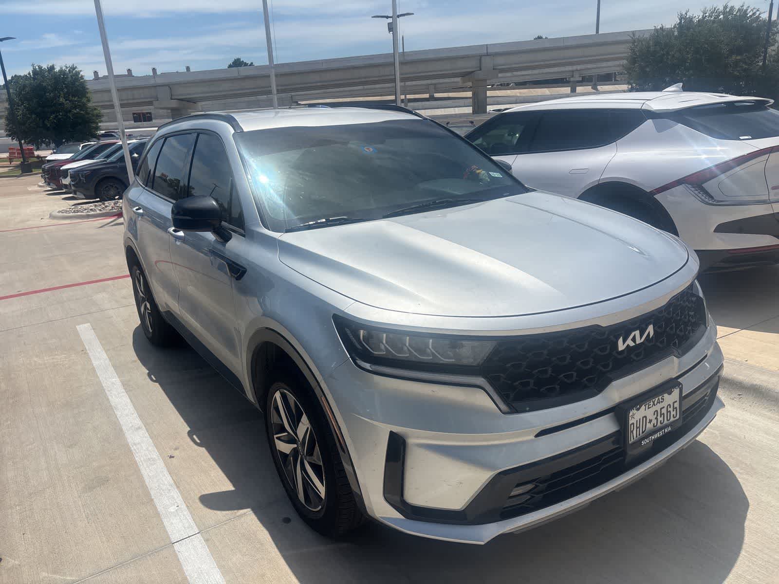 Thumbnail: 2022 Kia Sorento - 3