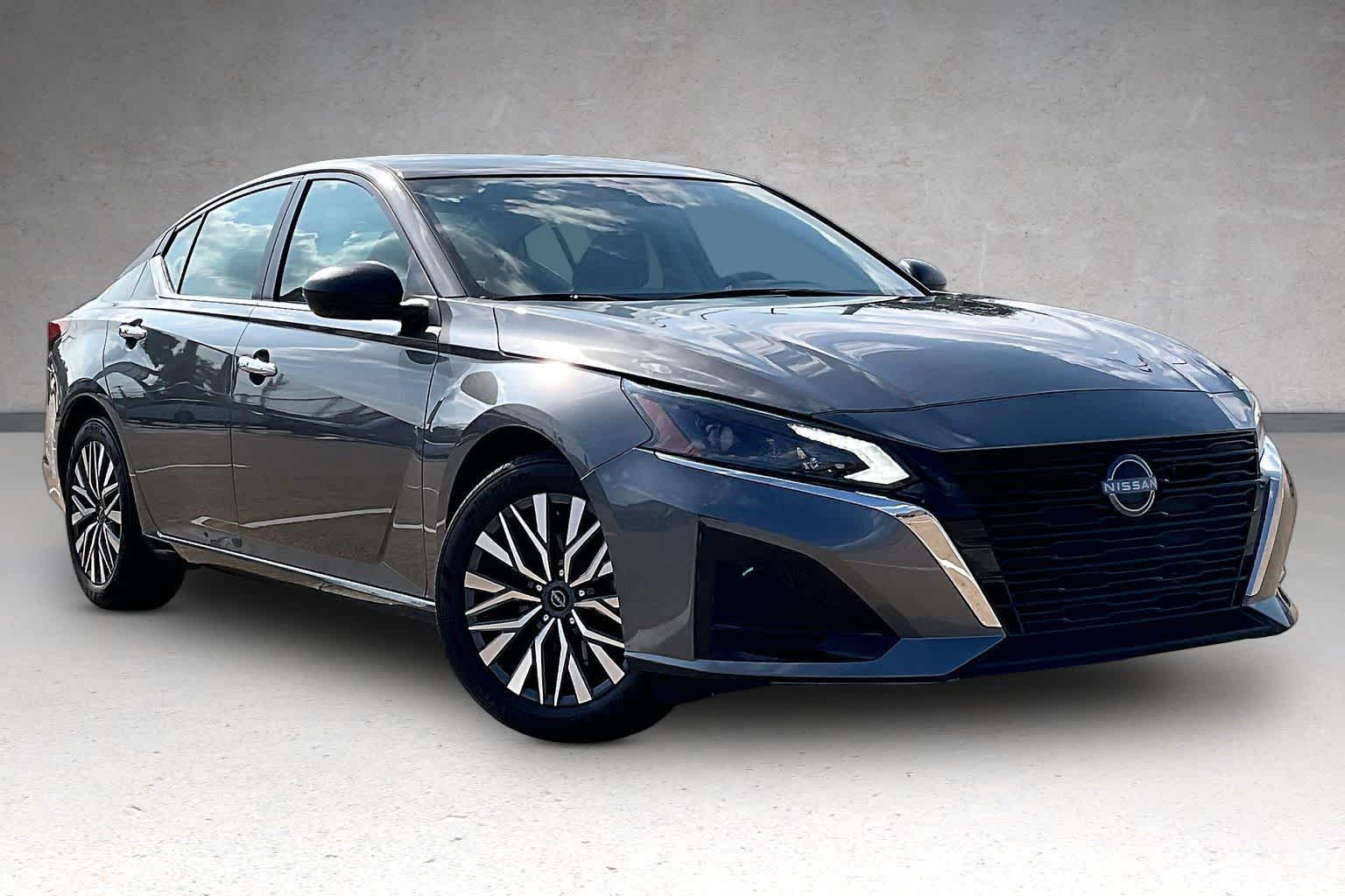 Thumbnail: 2025 Nissan Altima - 18