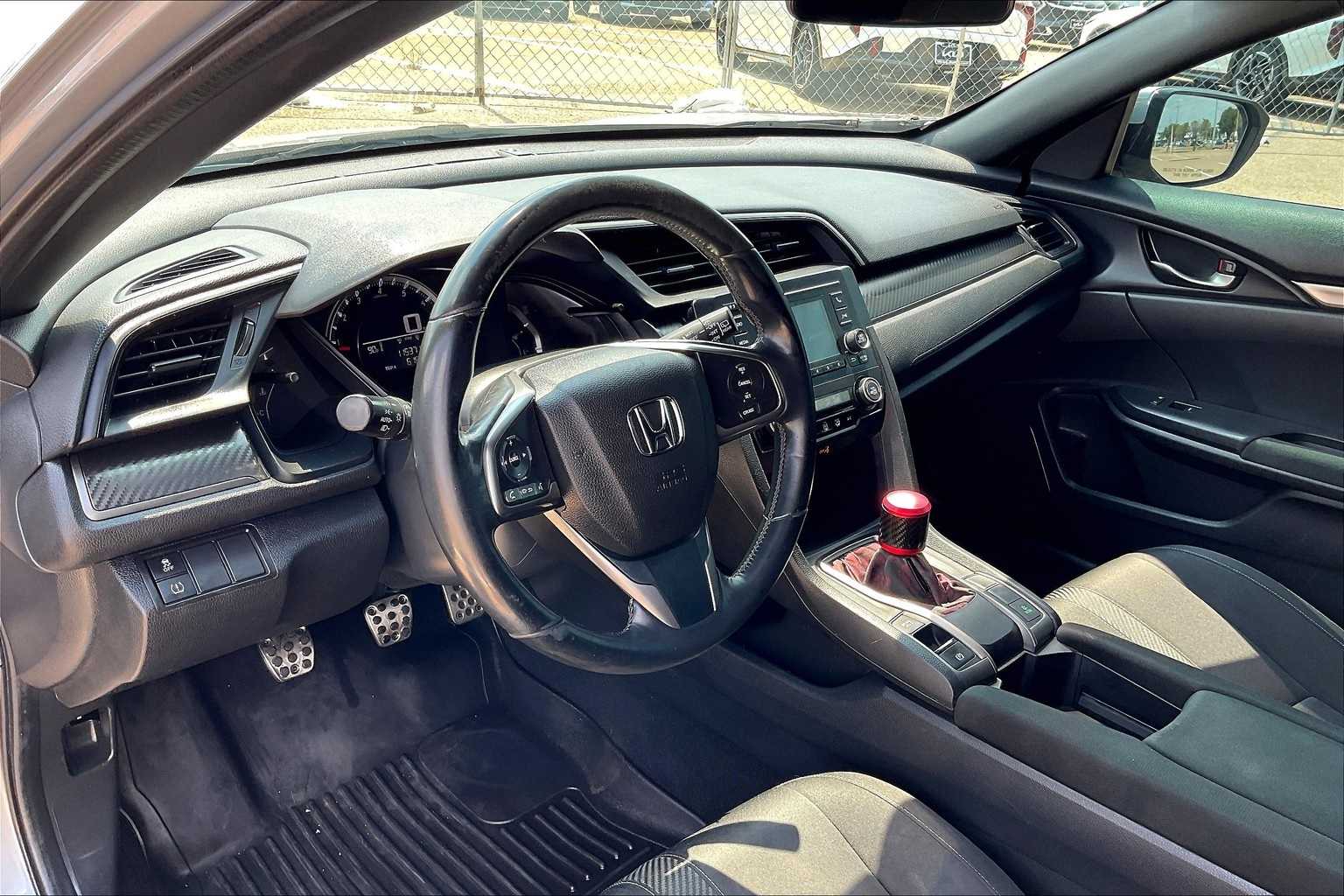 2018 Honda Civic Sport Hatchback photo 2