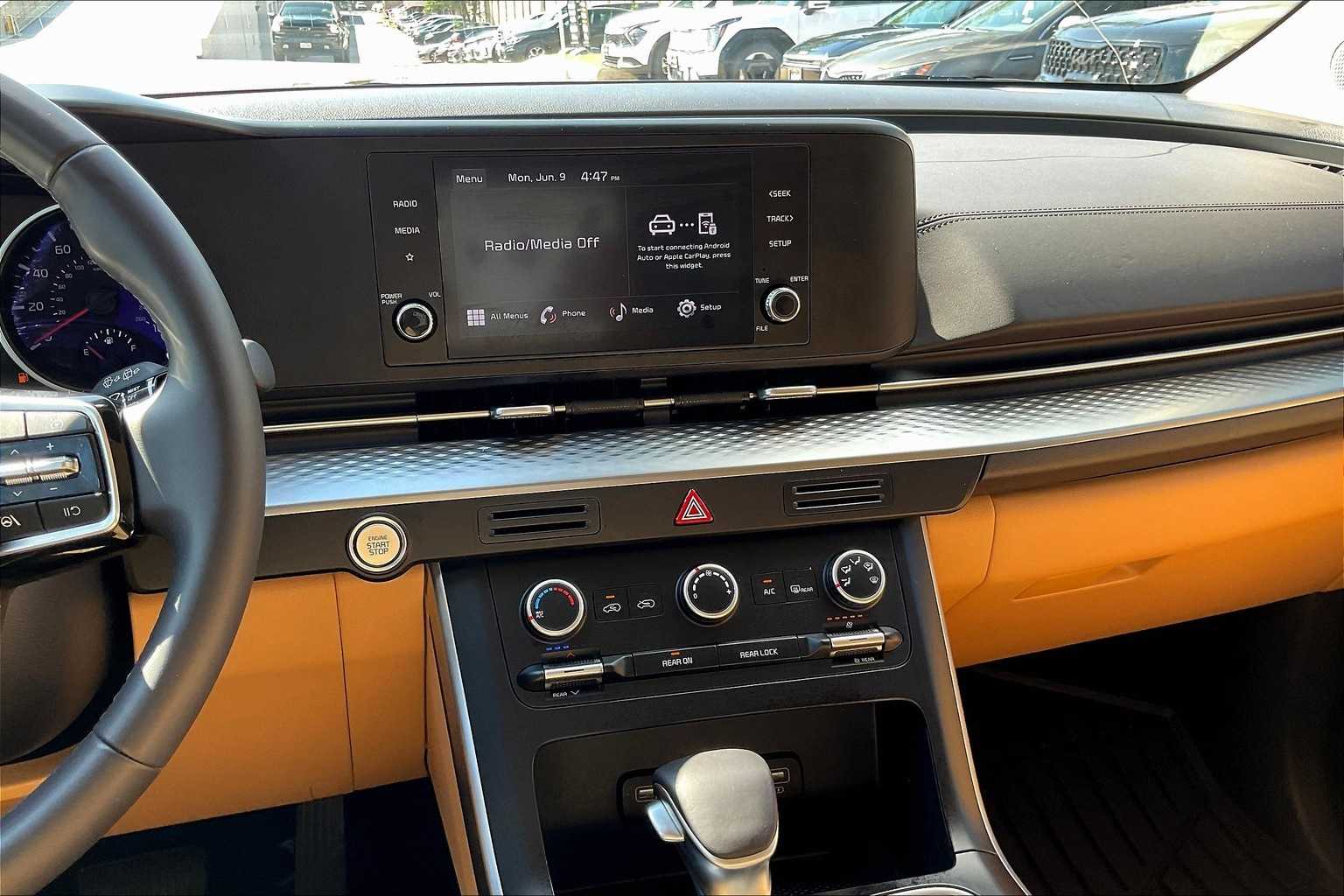 2024 Kia Carnival LX 15