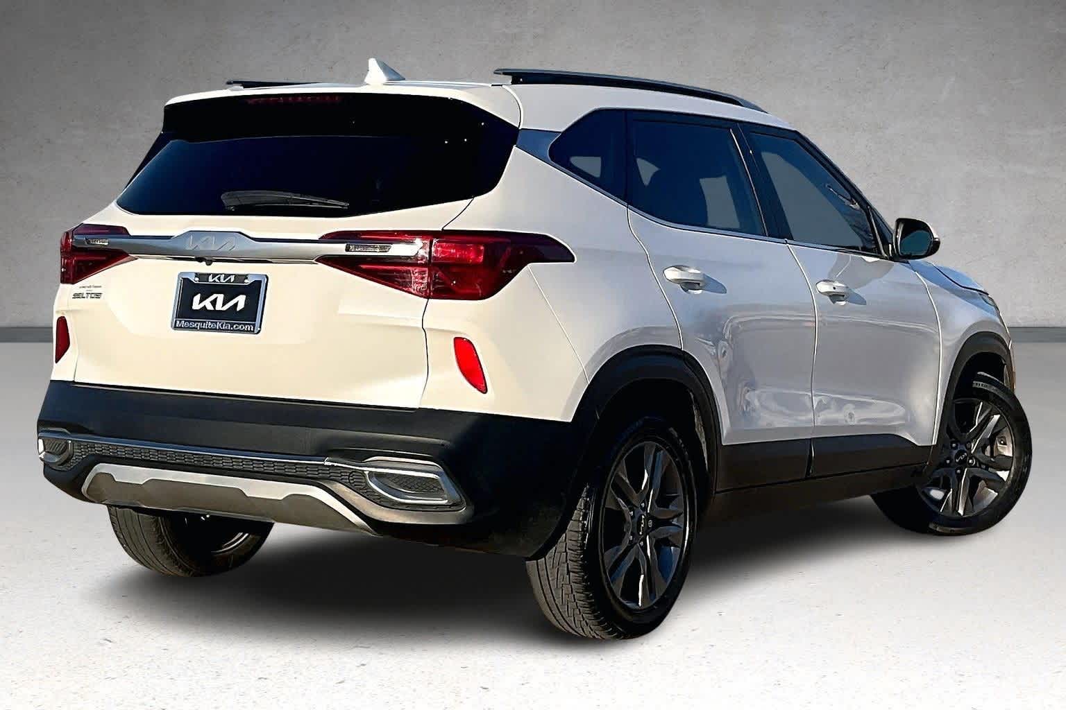 Thumbnail: 2023 Kia Seltos - 20