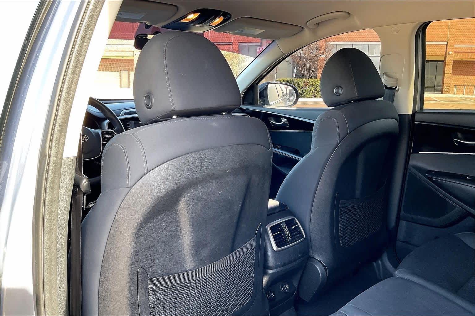 Thumbnail: 2020 Kia Sorento - 12