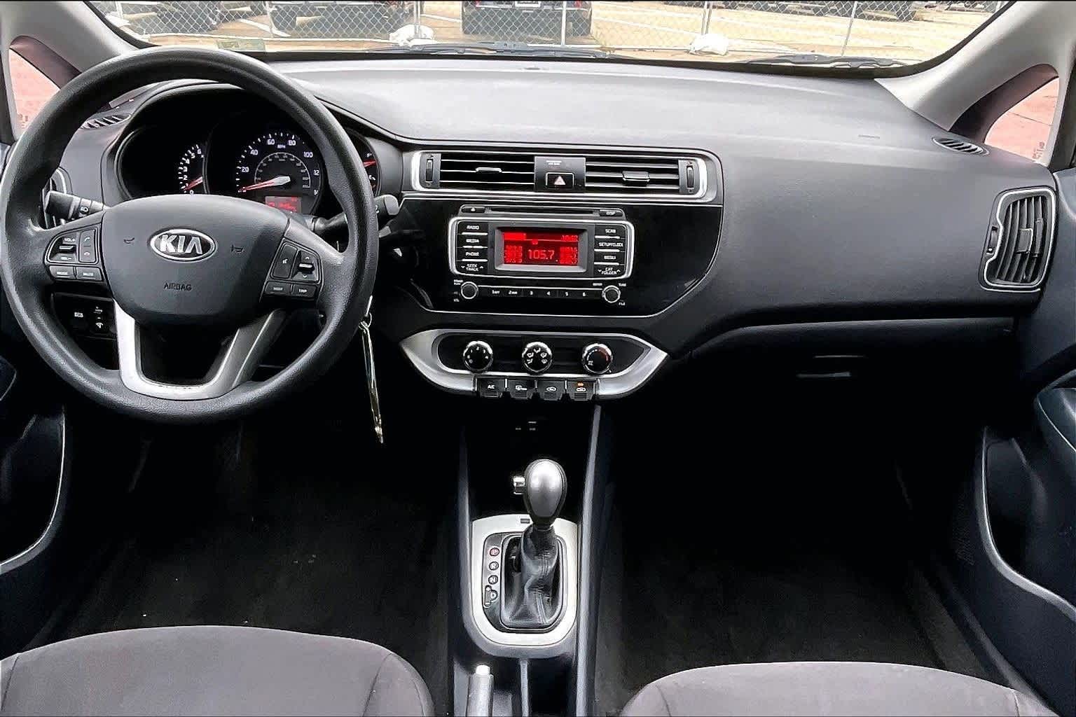 Thumbnail: 2017 Kia Rio - 10