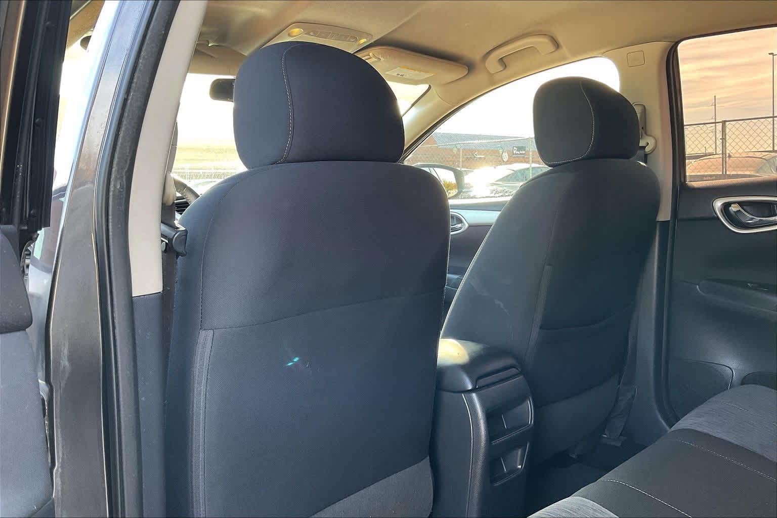 Thumbnail: 2015 Nissan Sentra - 12