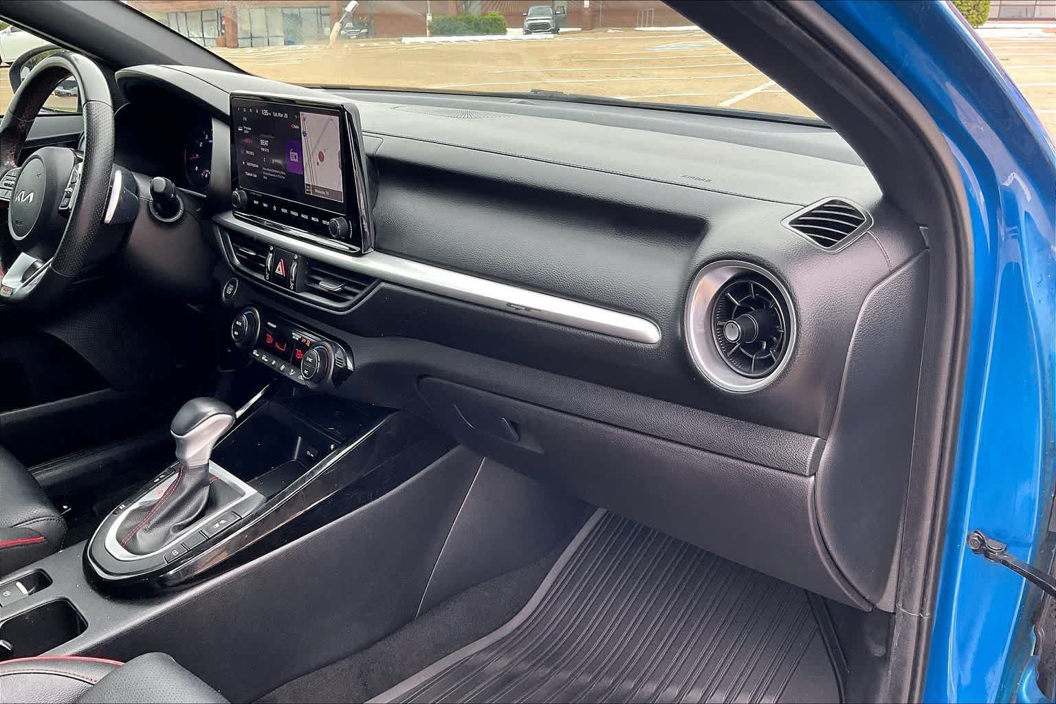 Thumbnail: 2023 Kia Forte - 23