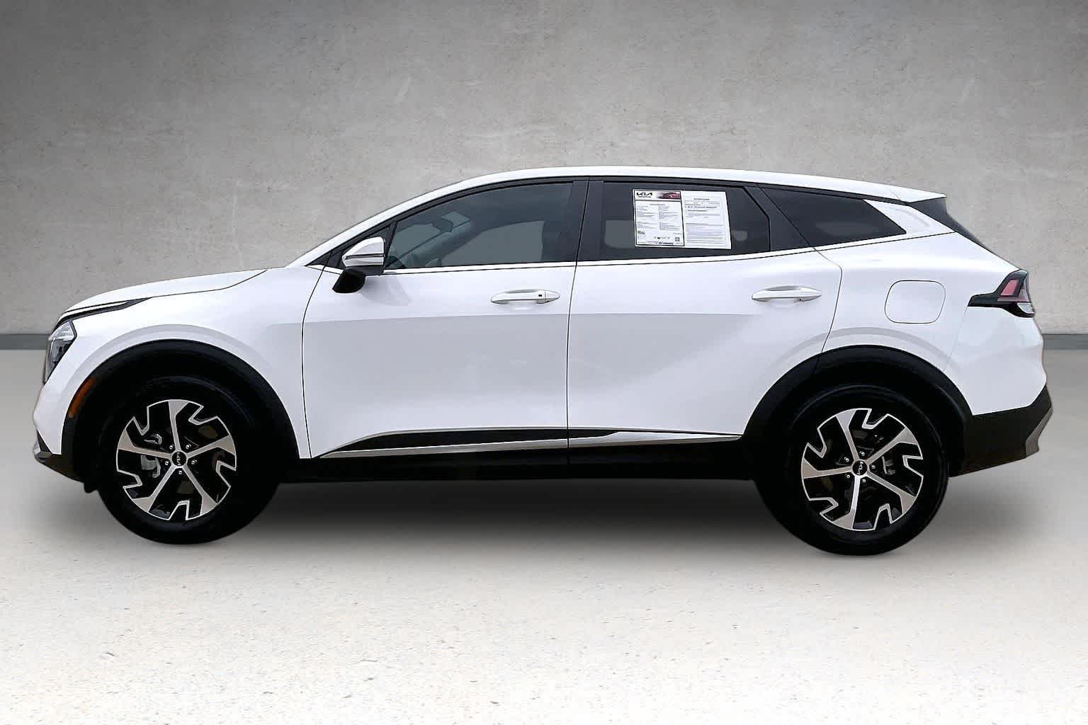 Thumbnail: 2023 Kia Sportage - 3