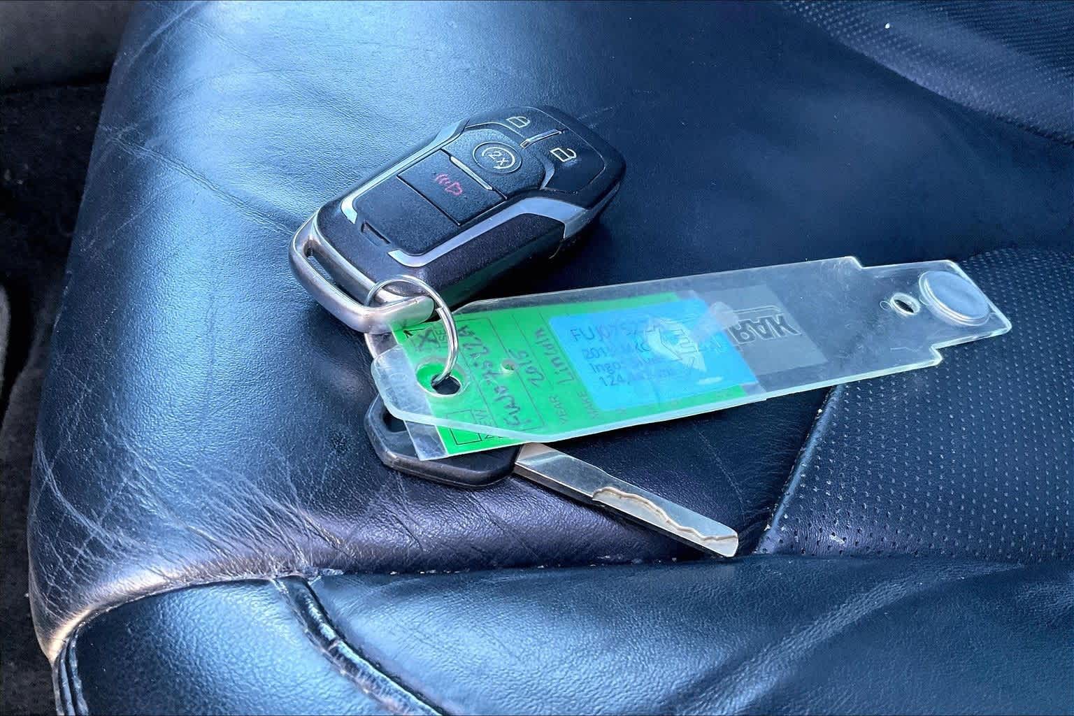 Thumbnail: 2015 Lincoln MKC - 19