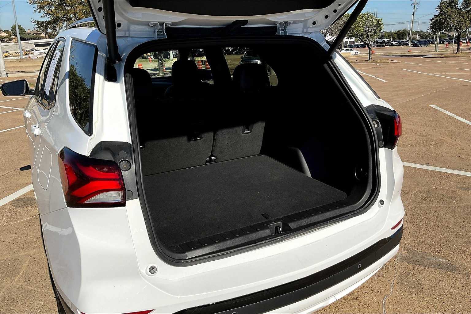 Thumbnail: 2024 Chevrolet Equinox - 18