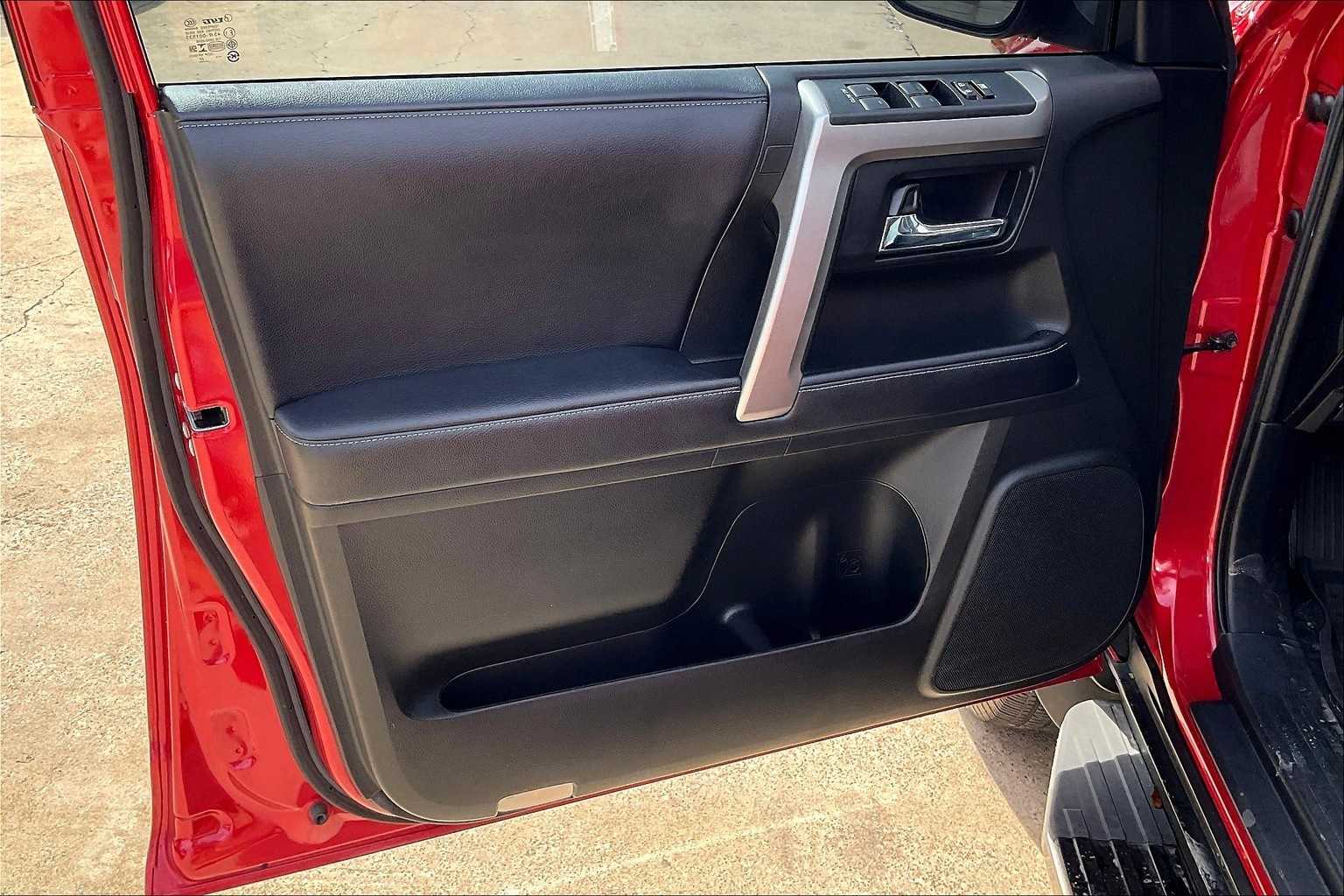 Thumbnail: 2020 Toyota 4Runner - 27