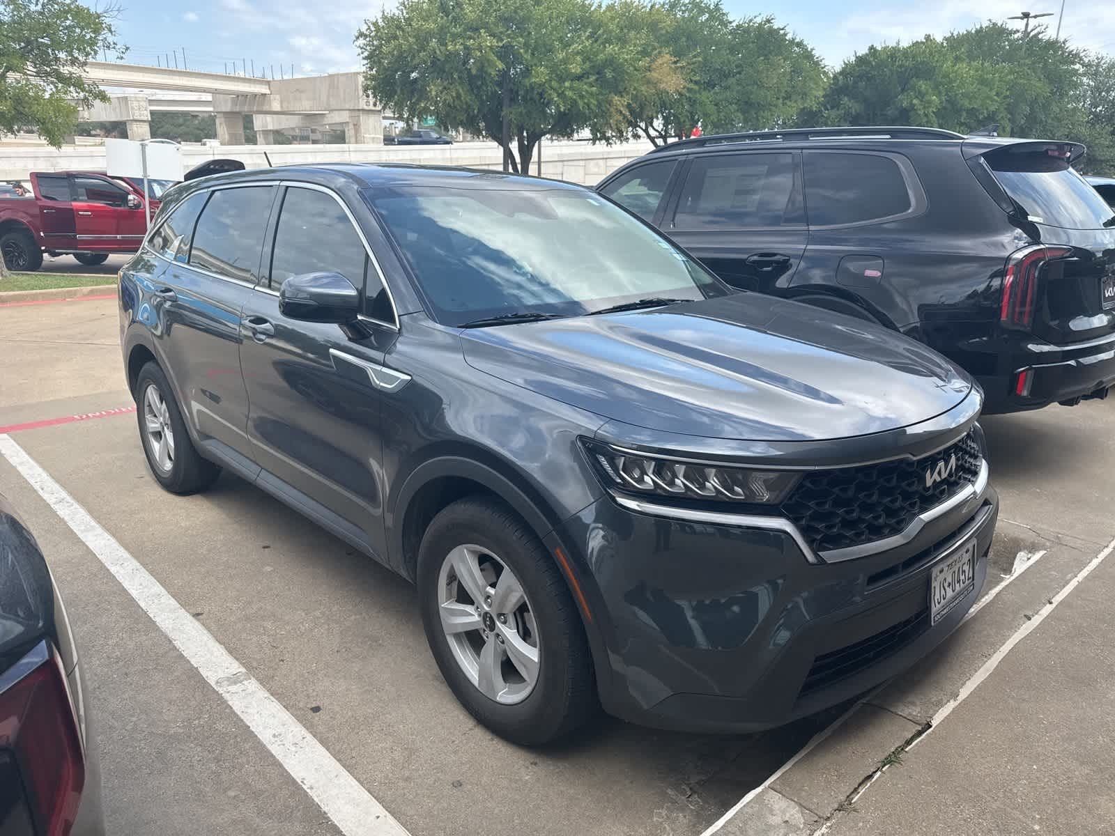 Thumbnail: 2022 Kia Sorento - 3