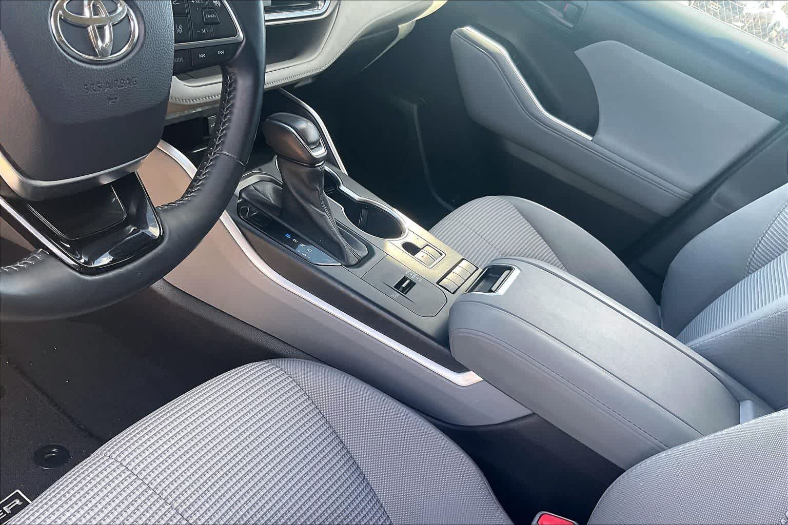 Thumbnail: 2021 Toyota Highlander - 15