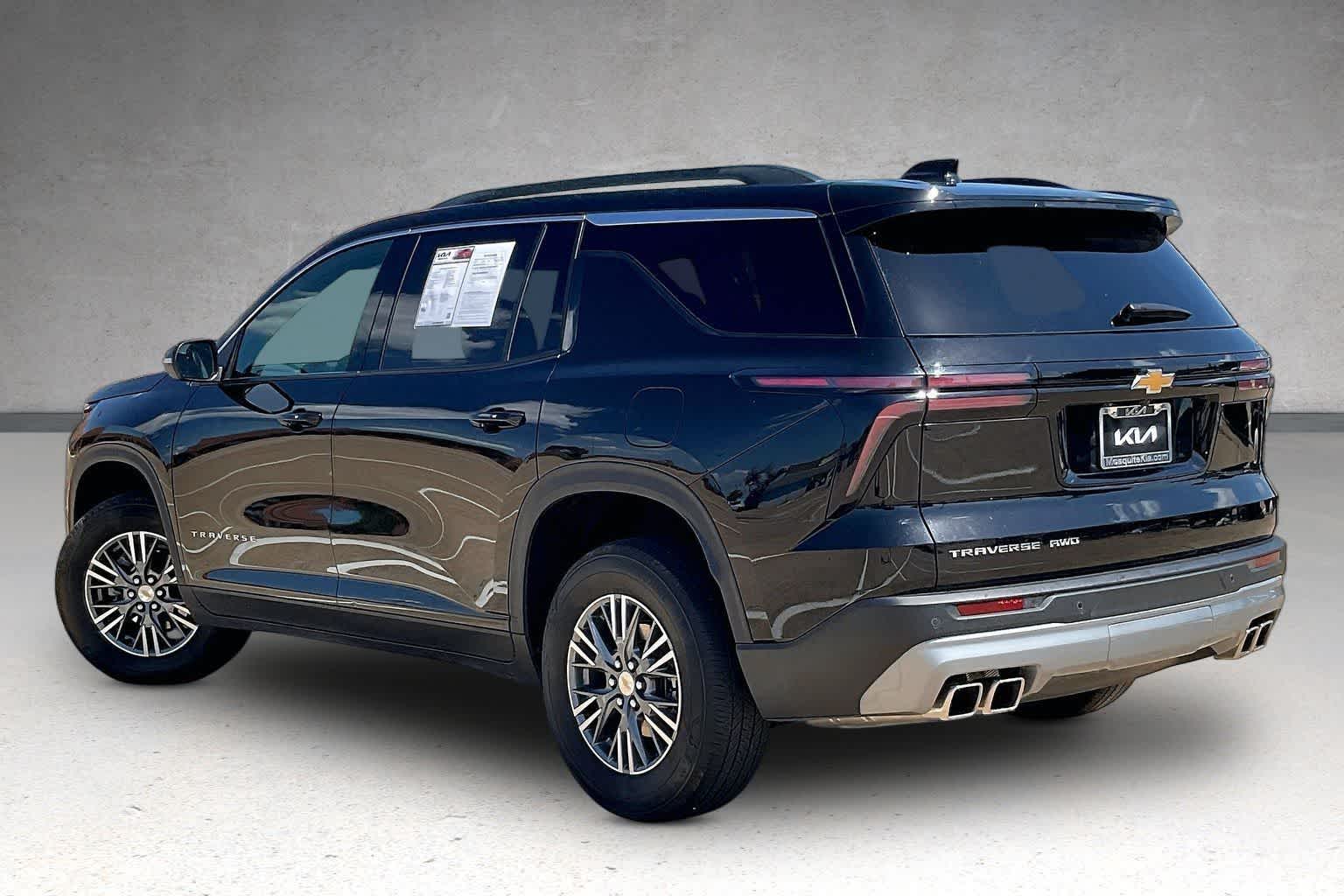 Thumbnail: 2025 Chevrolet Traverse - 4