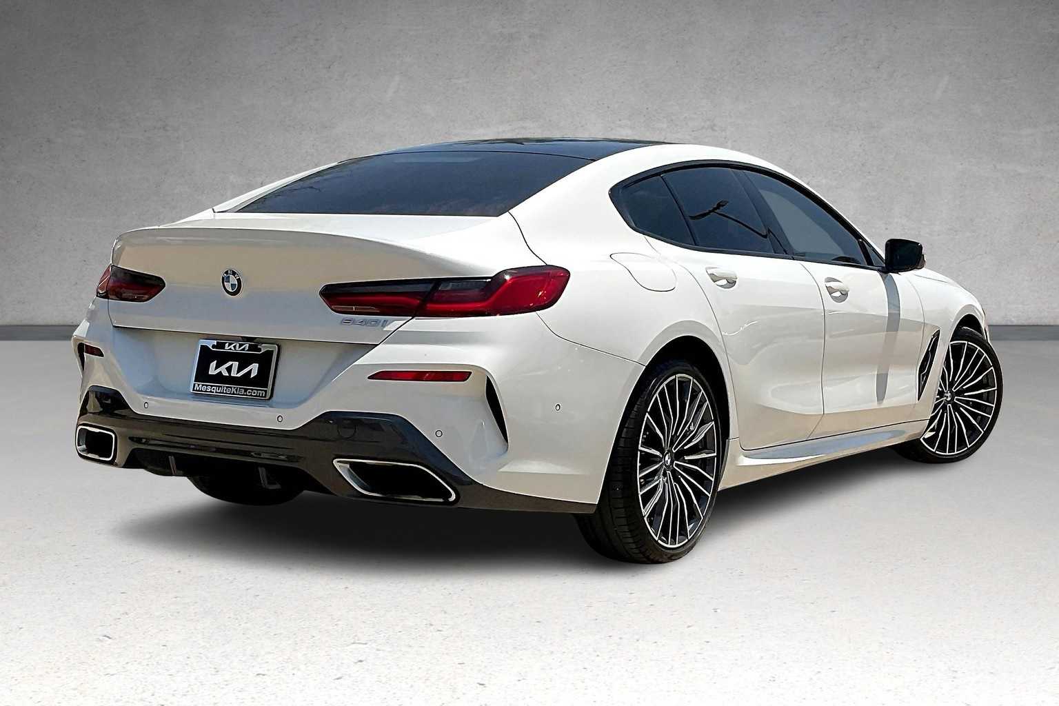 Thumbnail: 2022 BMW 8 Series - 19
