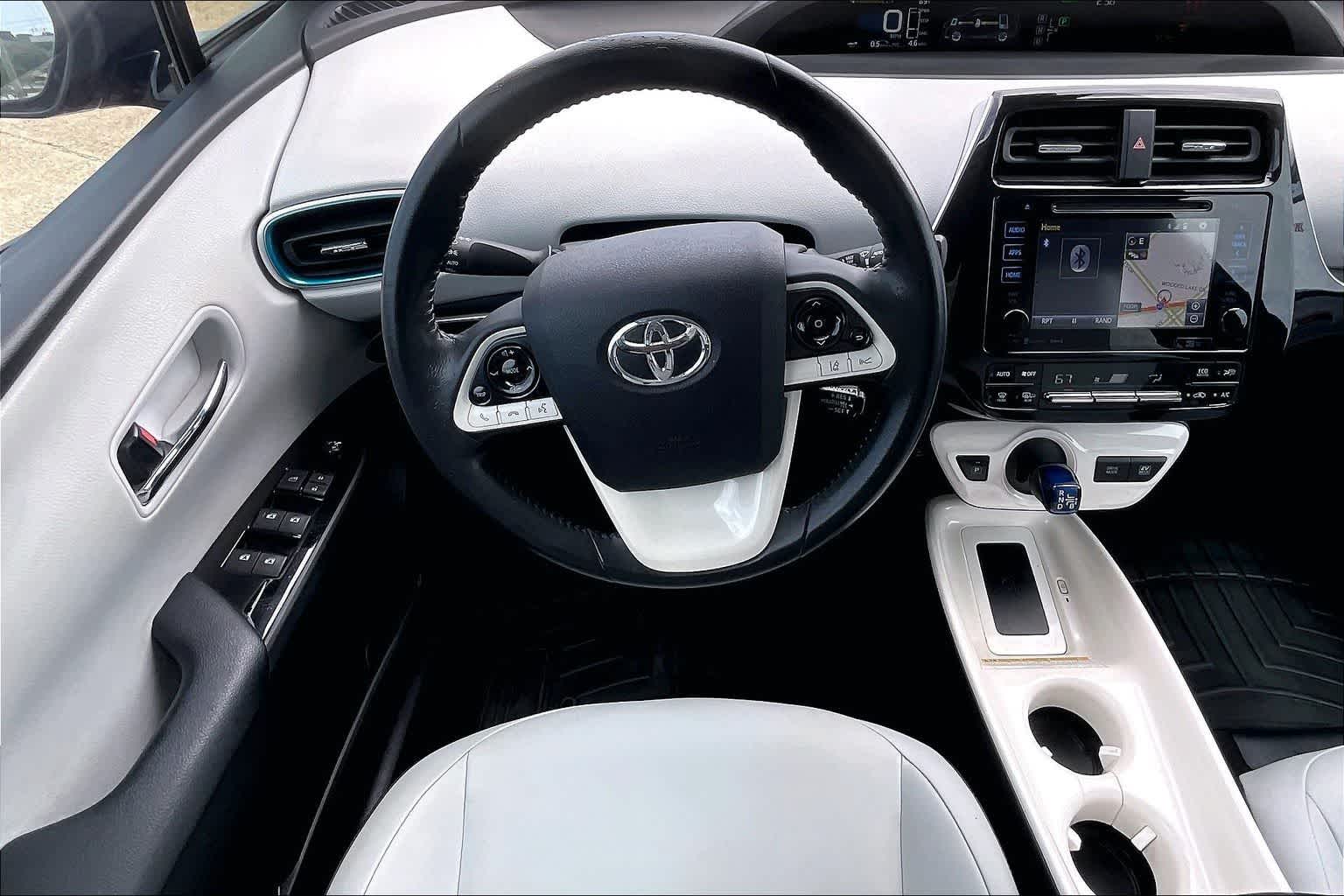 Thumbnail: 2017 Toyota Prius - 14