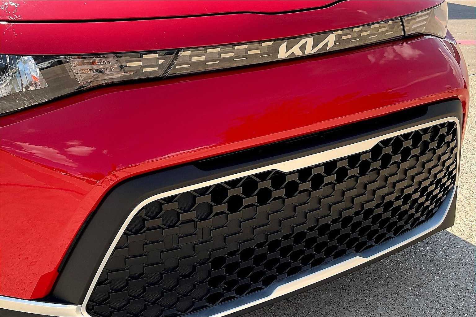 Thumbnail: 2023 Kia Soul - 31