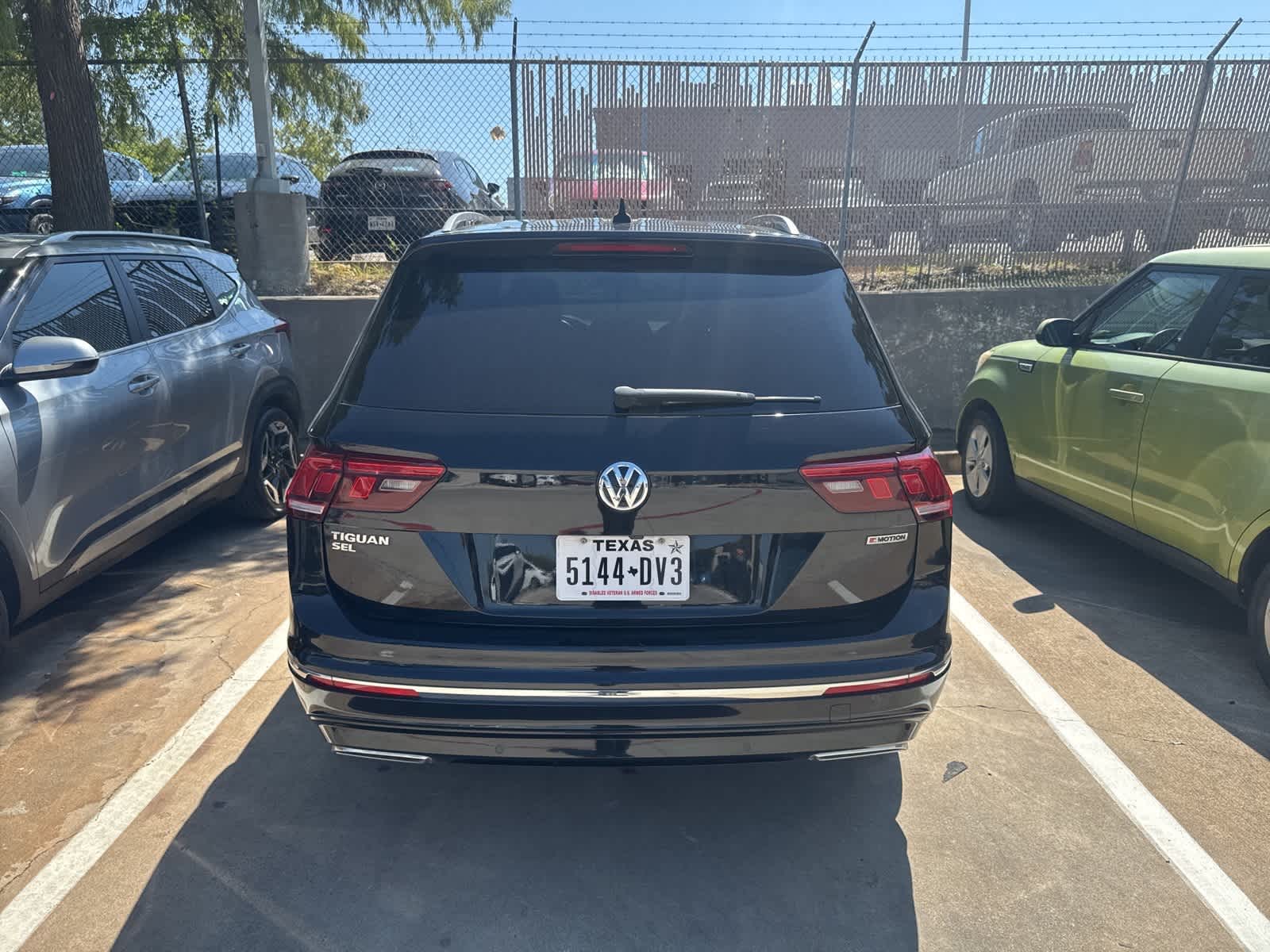 Thumbnail: 2020 Volkswagen Tiguan - 5