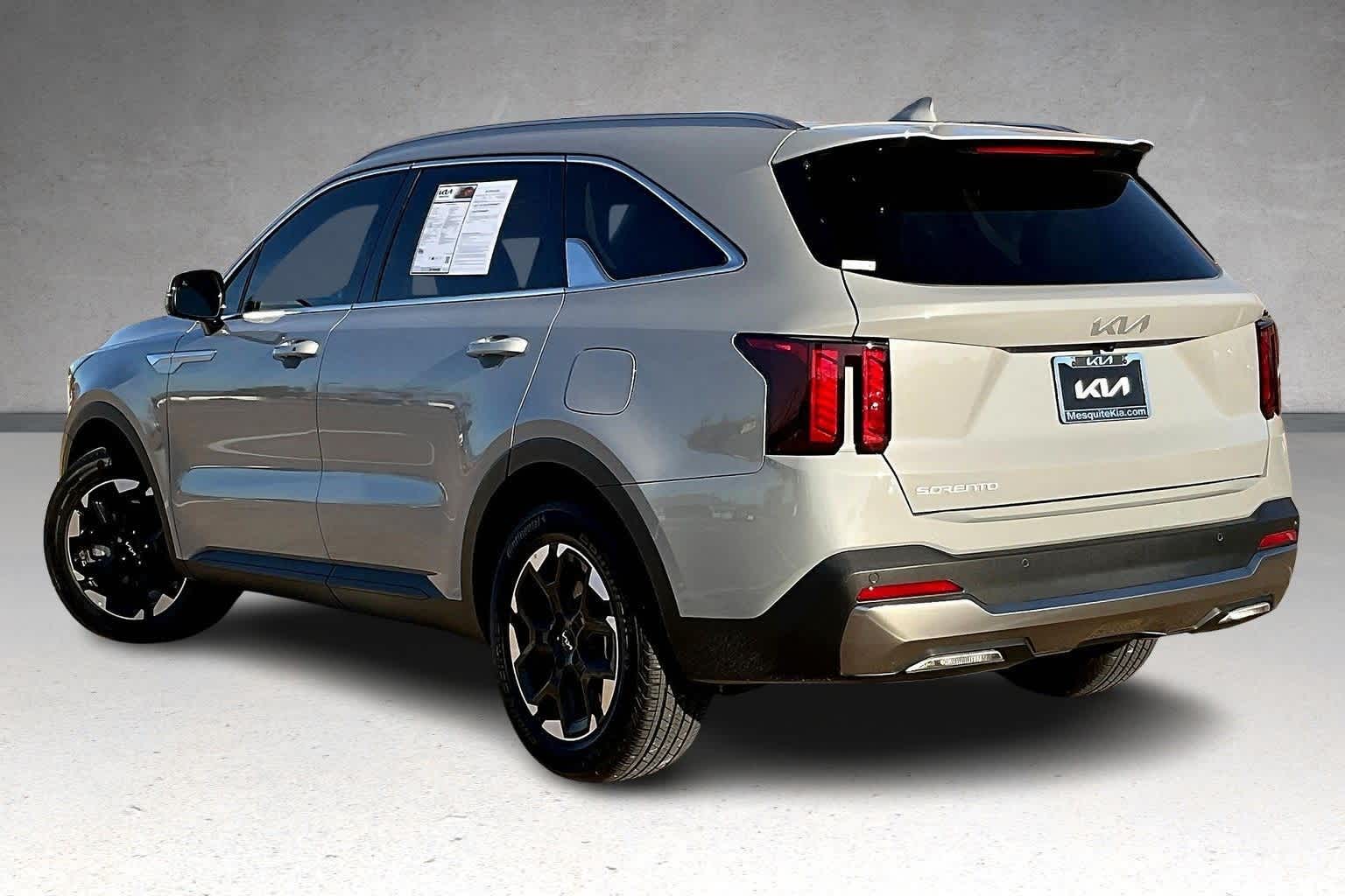 Thumbnail: 2025 Kia Sorento - 4
