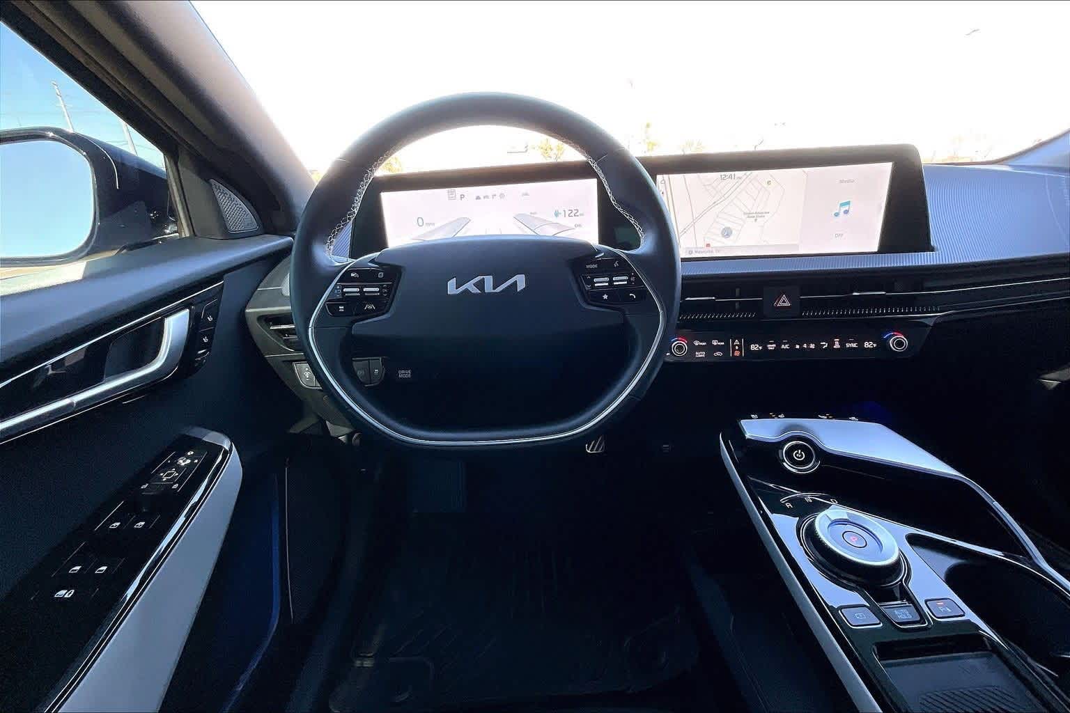 Thumbnail: 2023 Kia EV6 - 14