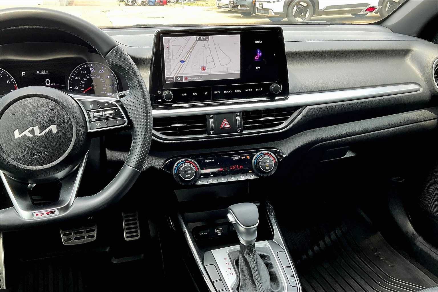 Thumbnail: 2023 Kia Forte - 15