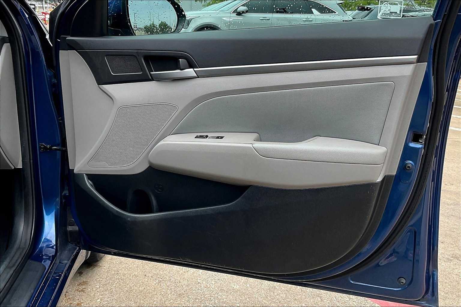 Thumbnail: 2017 Hyundai Elantra - 27