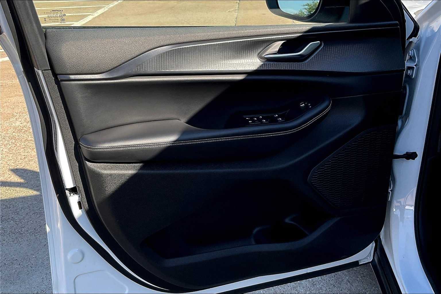 Thumbnail: 2023 Jeep Grand Cherokee - 27