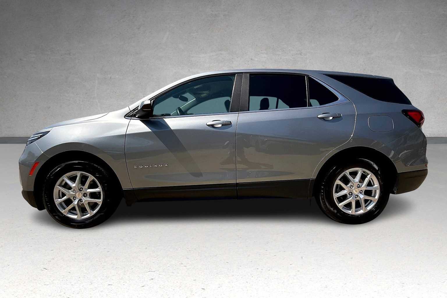 2023 Chevrolet Equinox LT photo 3