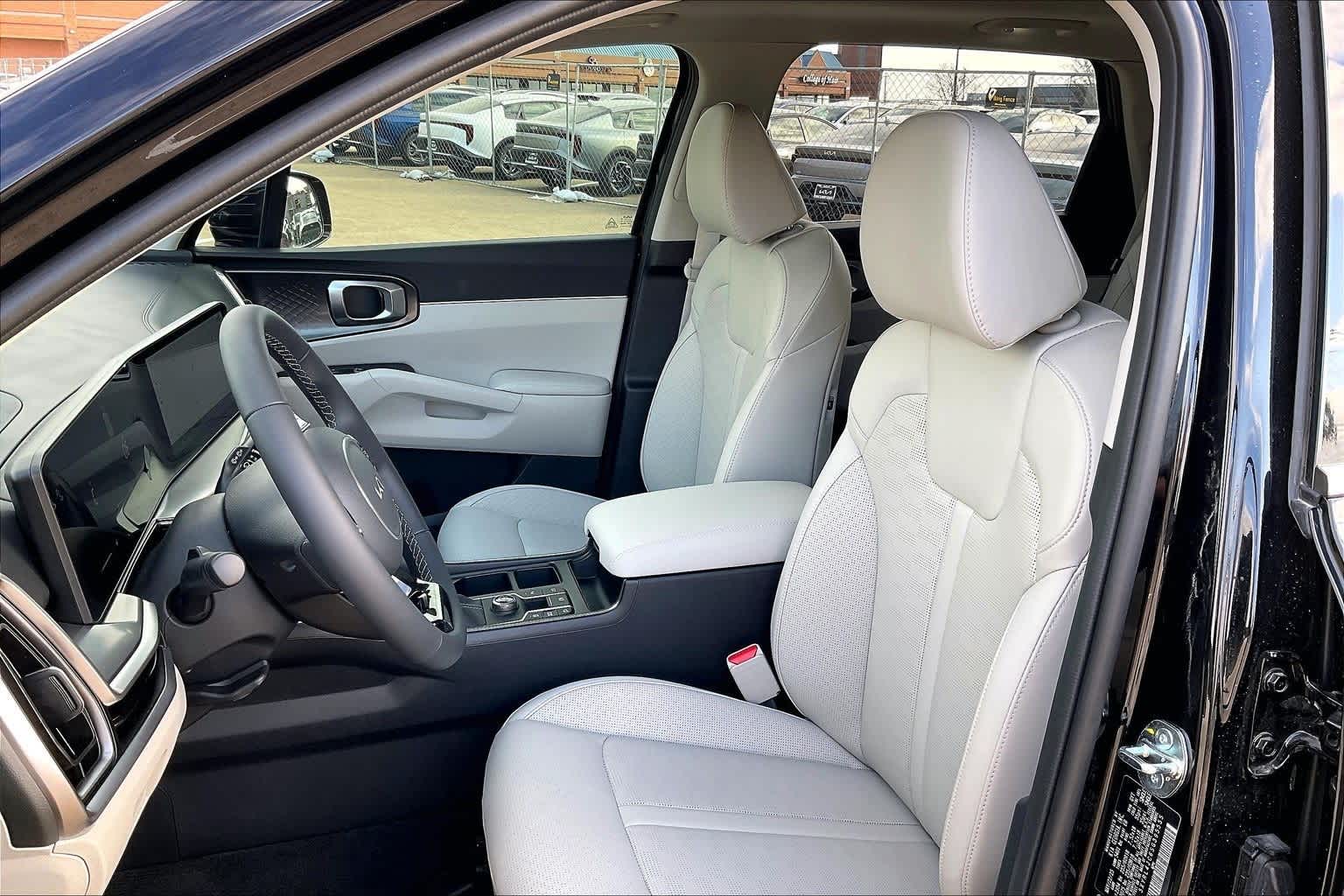 Thumbnail: 2025 Kia Sorento - 9