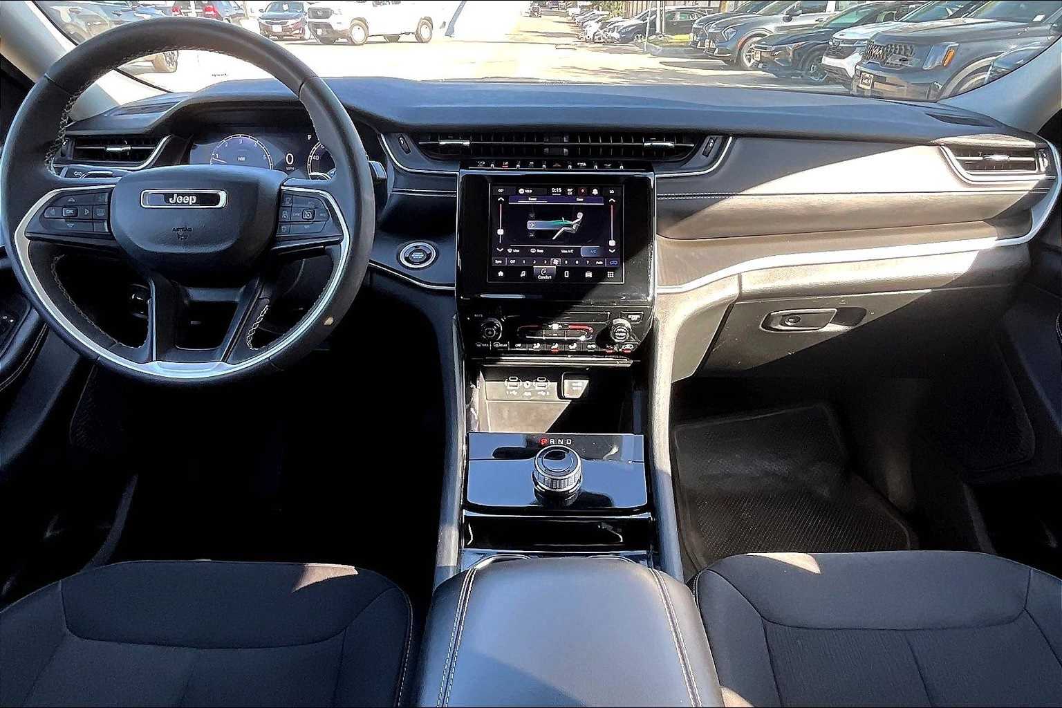 Thumbnail: 2023 Jeep Grand Cherokee - 10