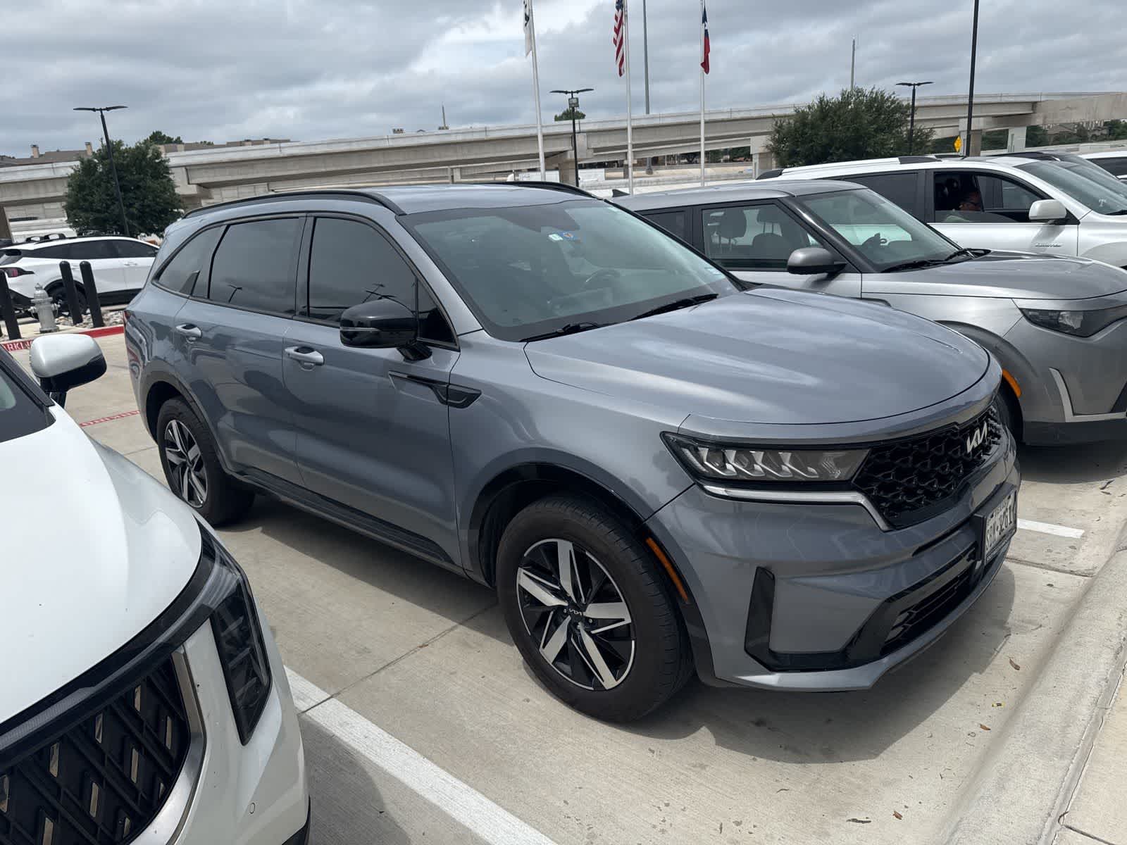 Thumbnail: 2022 Kia Sorento - 3