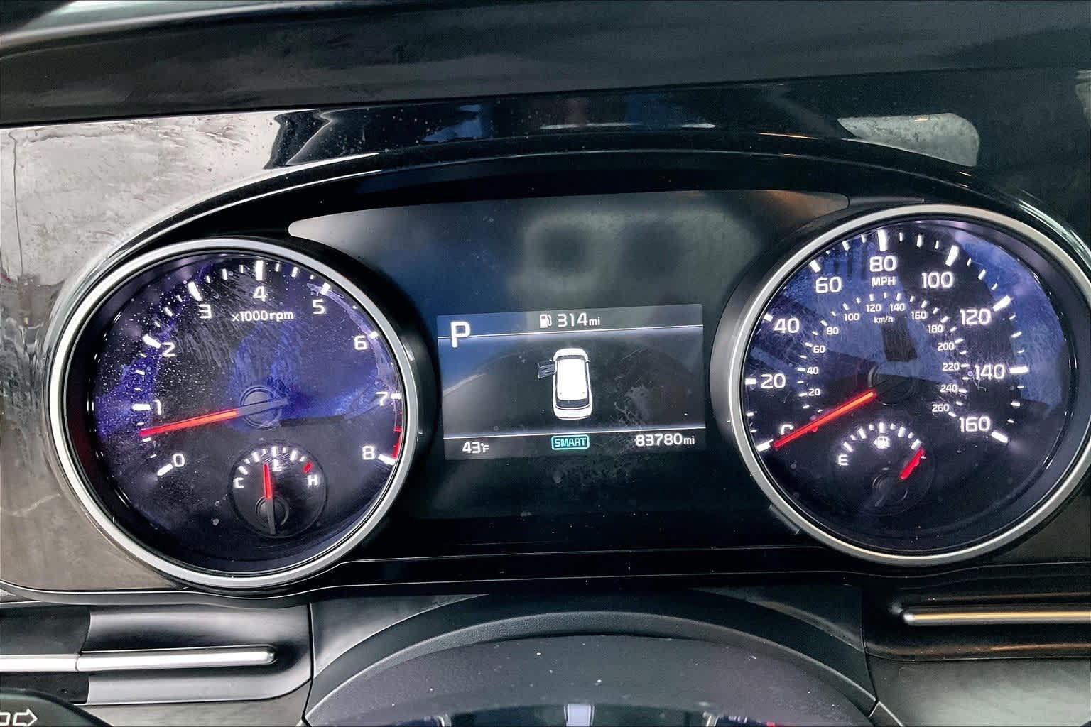 Thumbnail: 2022 Kia Carnival - 16