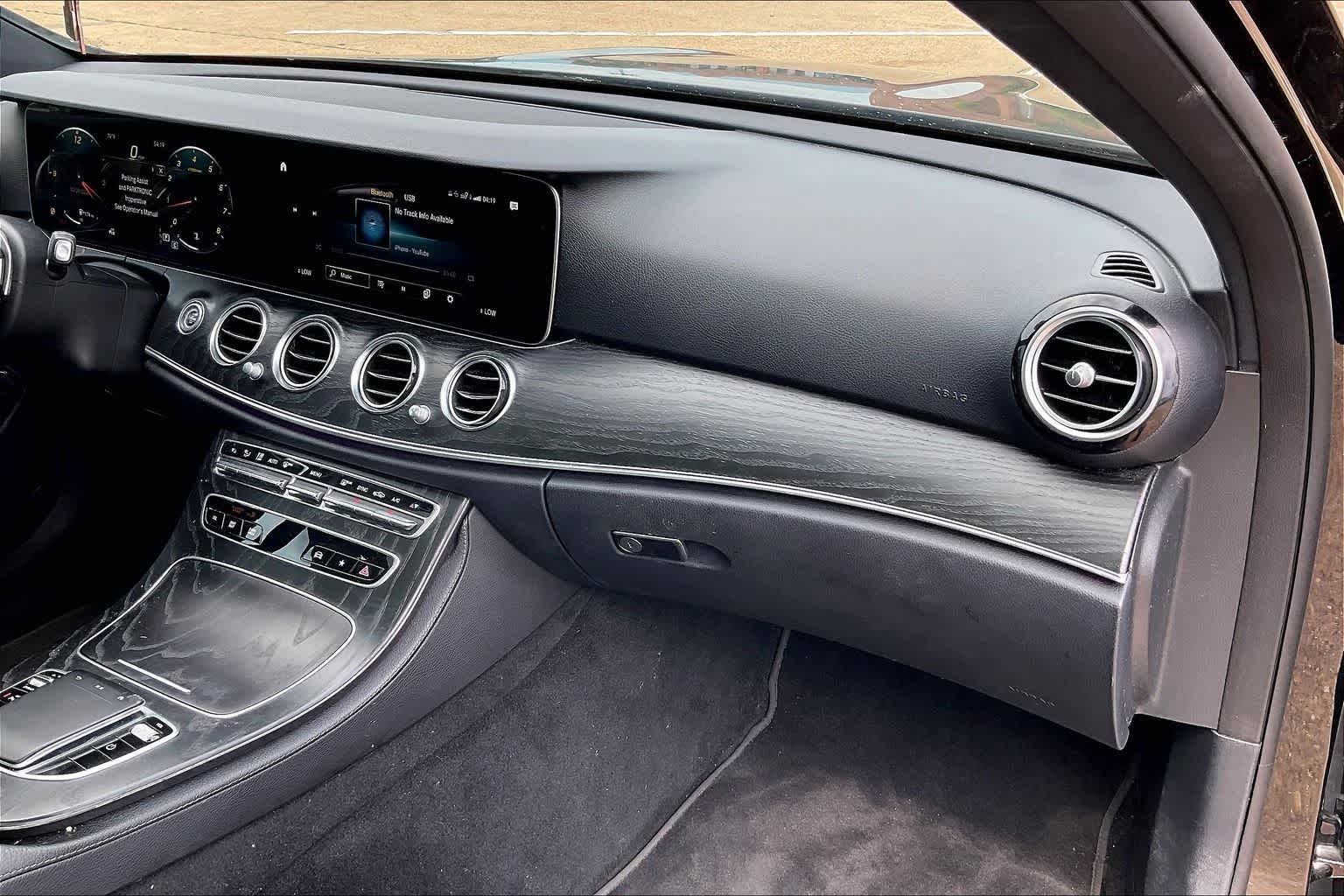 Thumbnail: 2022 Mercedes-Benz E-Class - 22