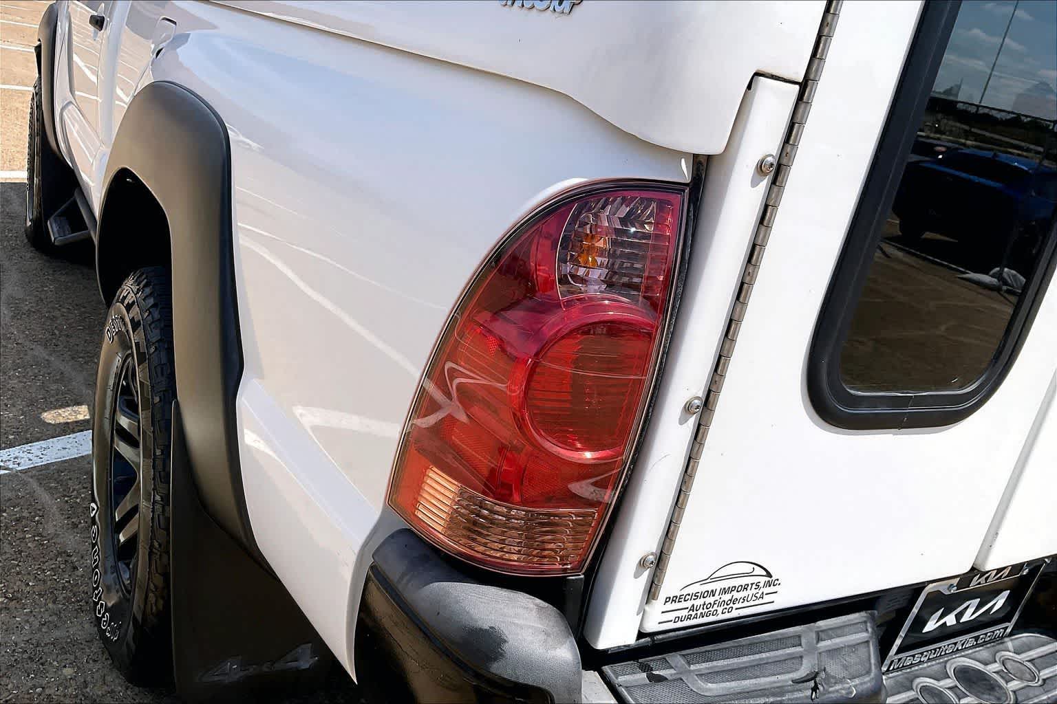 Thumbnail: 2014 Toyota Tacoma - 24