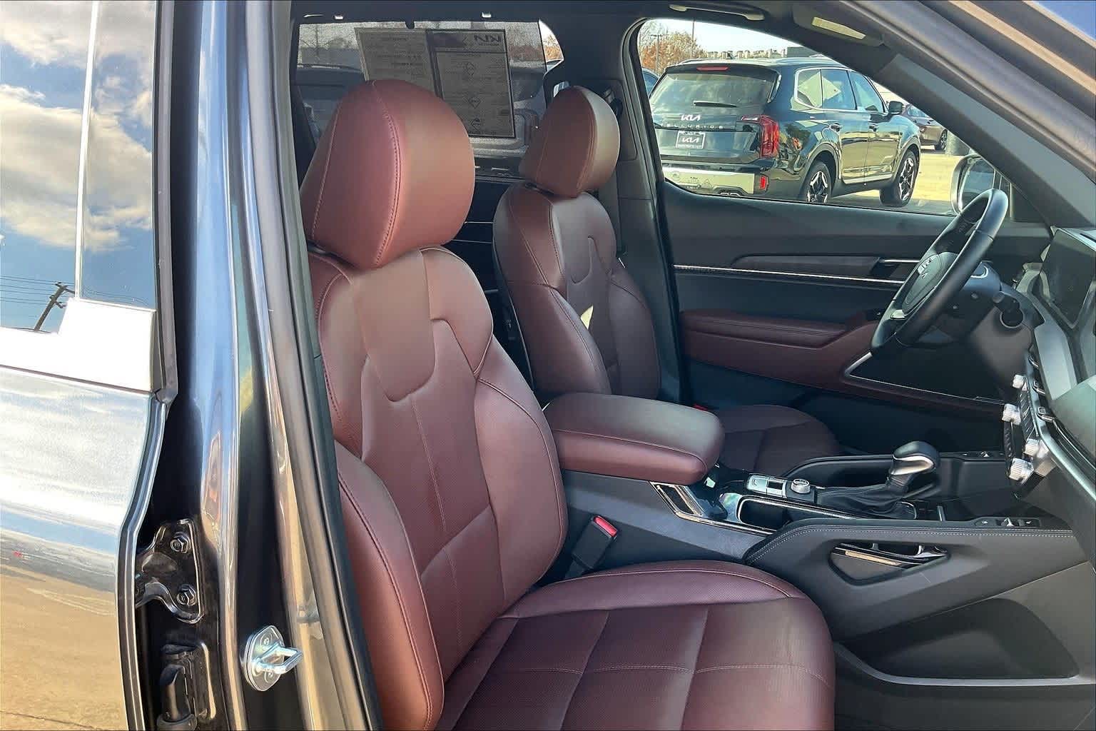 Thumbnail: 2023 Kia Telluride - 12