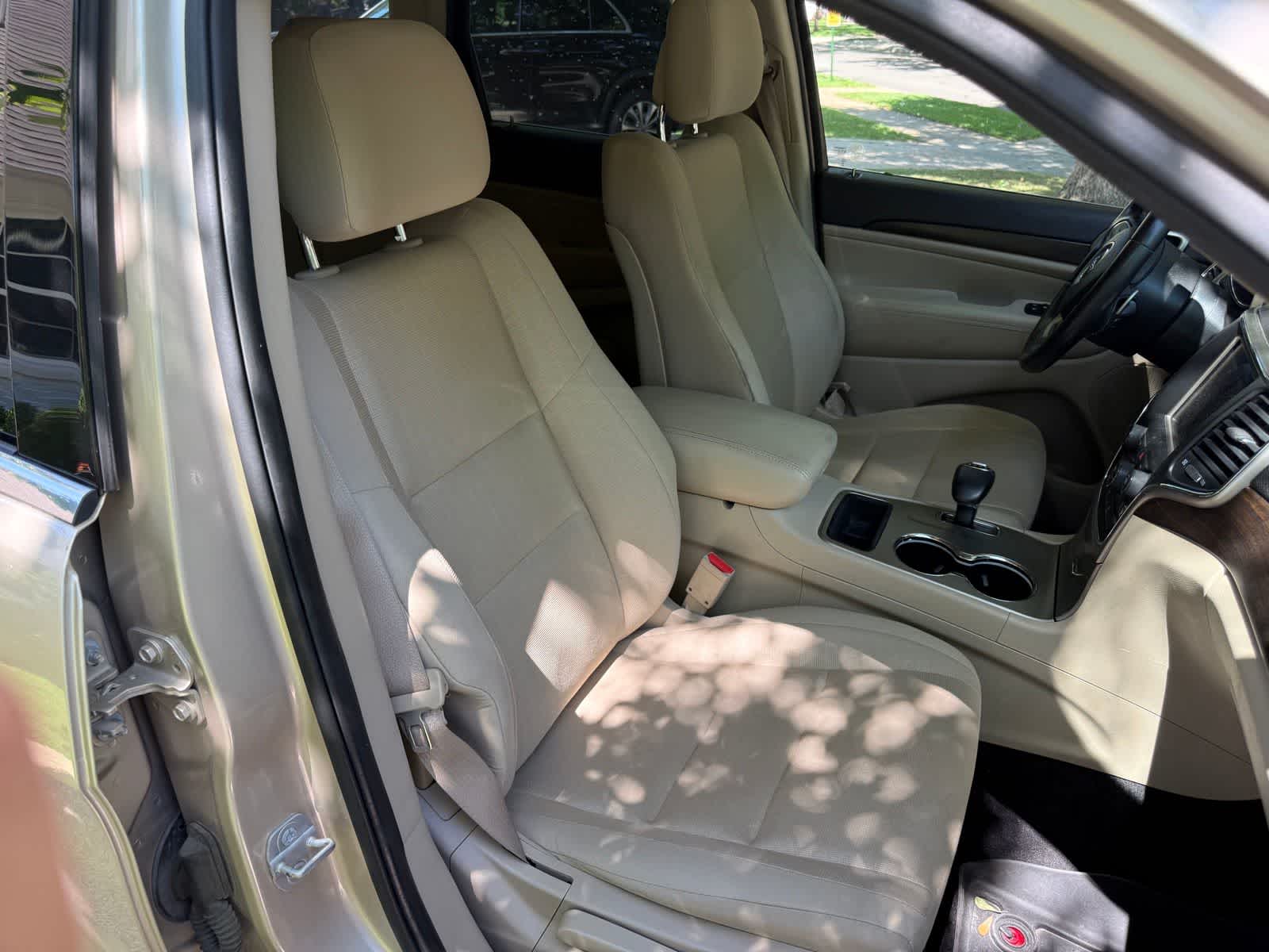 Thumbnail: 2014 Jeep Grand Cherokee - 13